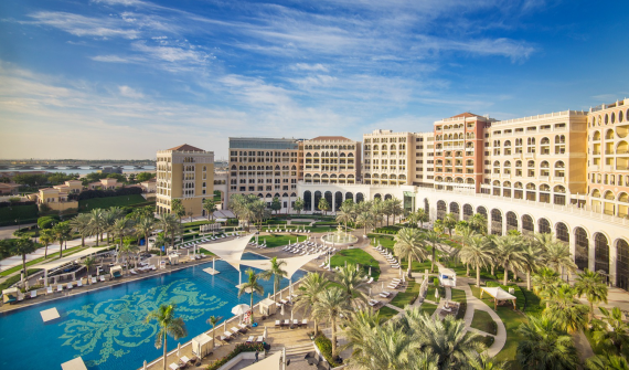 The Ritz-Carlton Abu Dhabi, Grand Canal