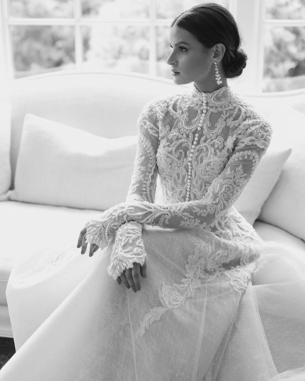 Mrs vs Ms vs Miss: Navigating the Nuanced Meanings of Women's Titles Mrs vs Ms vs Miss: Navigating the Nuanced Meanings of Women's Titles photo