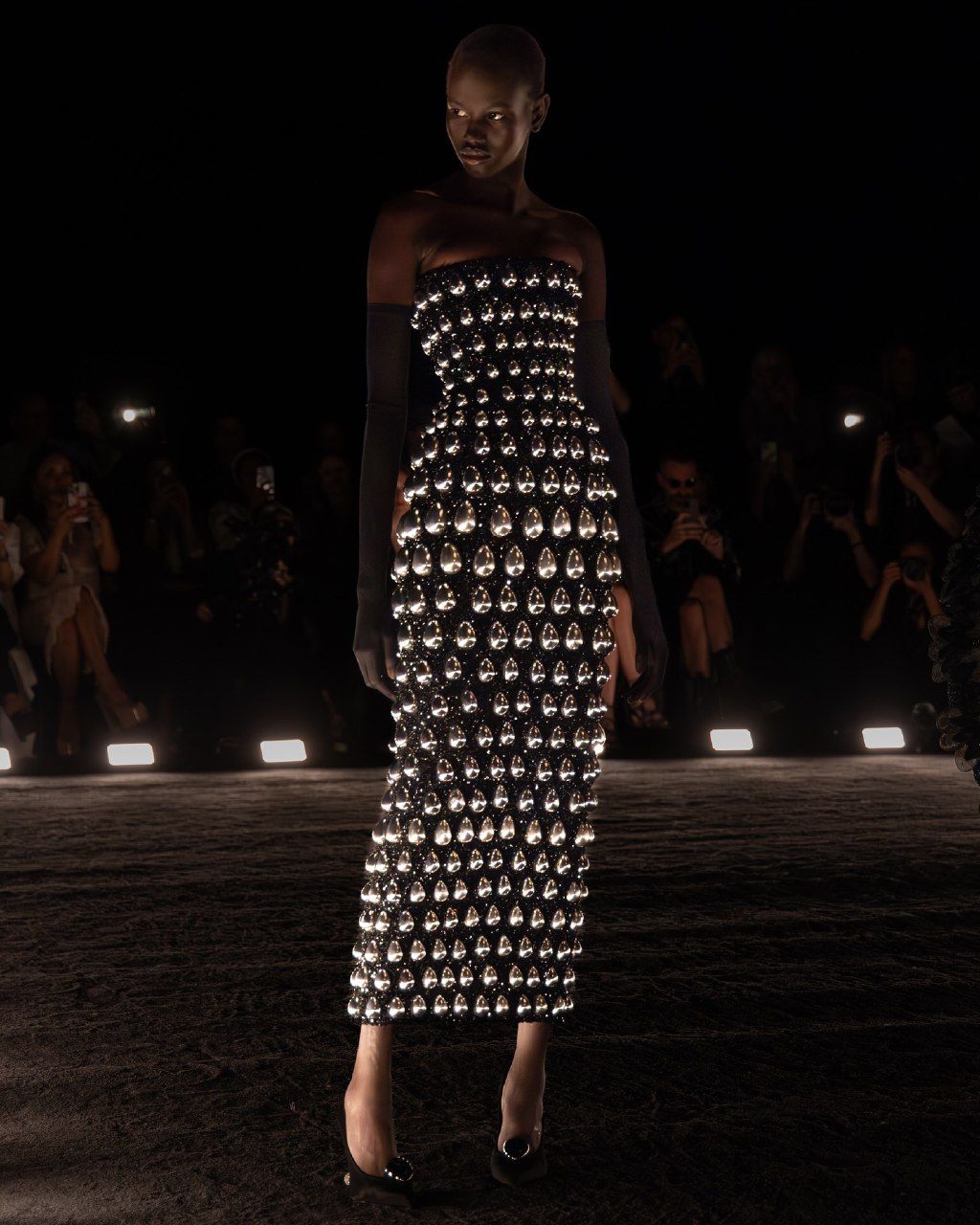 Schiaparelli's Dazzling FW 2024-2025 Couture Collection Schiaparelli's Dazzling FW 2024-2025 Couture Collection photo