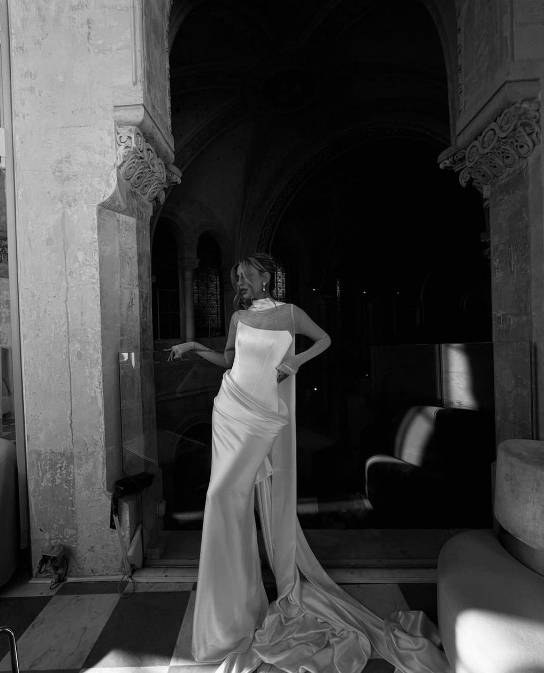 The Return of Elegance: Bridal Neck Scarves 2026 trend photo