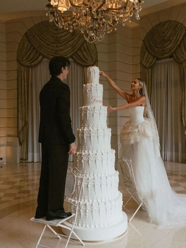 11 Unique Wedding Cake Ideas You’ll Love 11 Unique Wedding Cake Ideas You’ll Love photo