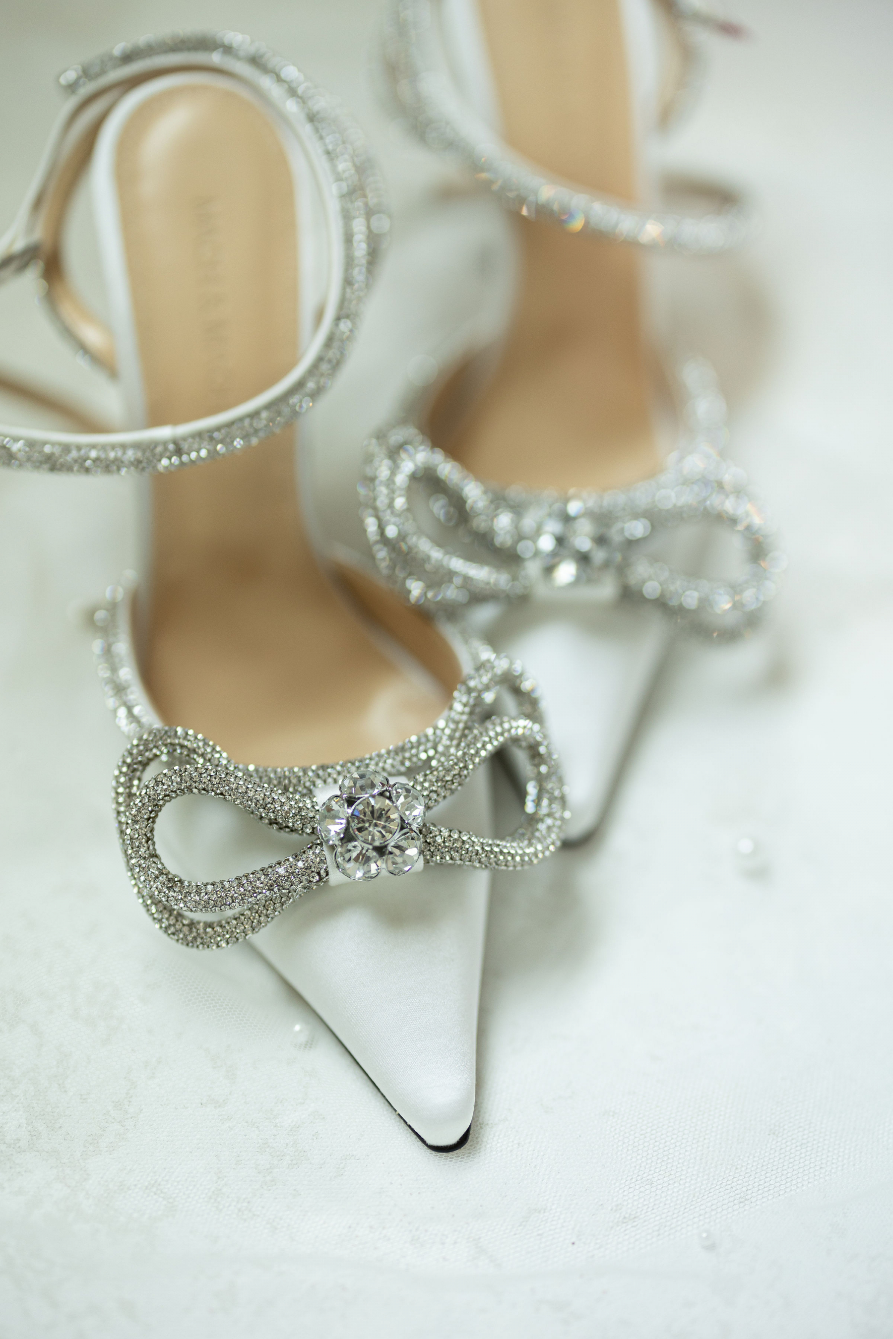 Julia &amp; Emiljan: A Royal Fairytale Unfolds at the Legacy Castle - An Extravagant Celebration of Love photo