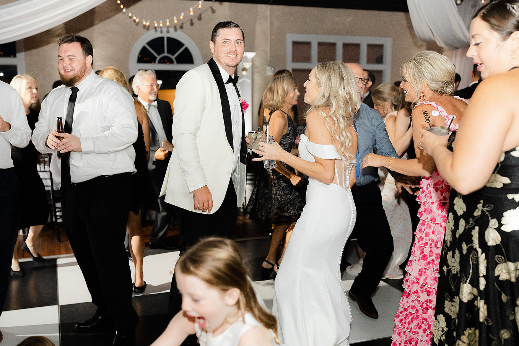 Rachel &amp; Kyle's Wedding: A Symphony of Classic Elegance and Whimsical Romance photo