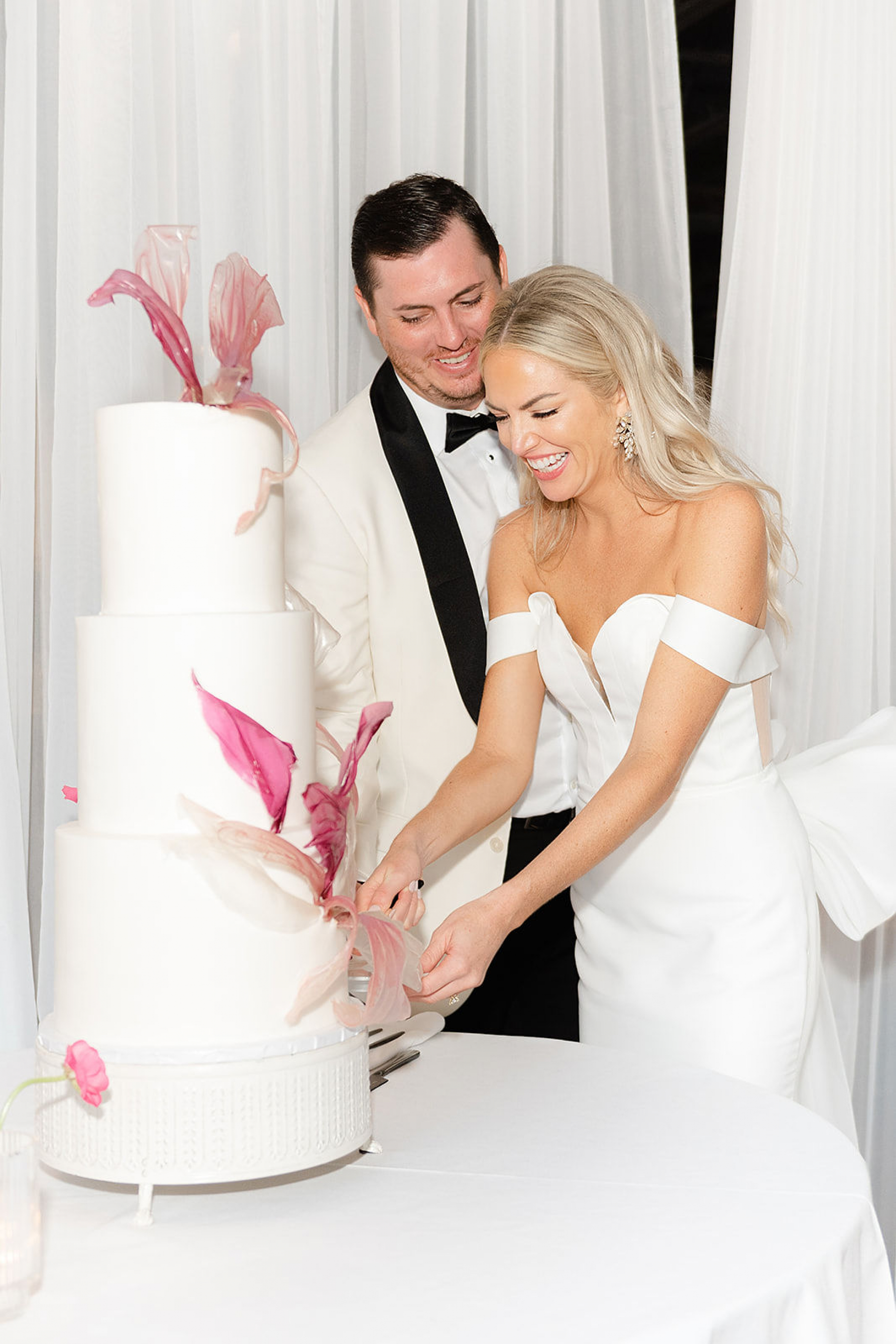 Rachel &amp; Kyle's Wedding: A Symphony of Classic Elegance and Whimsical Romance photo