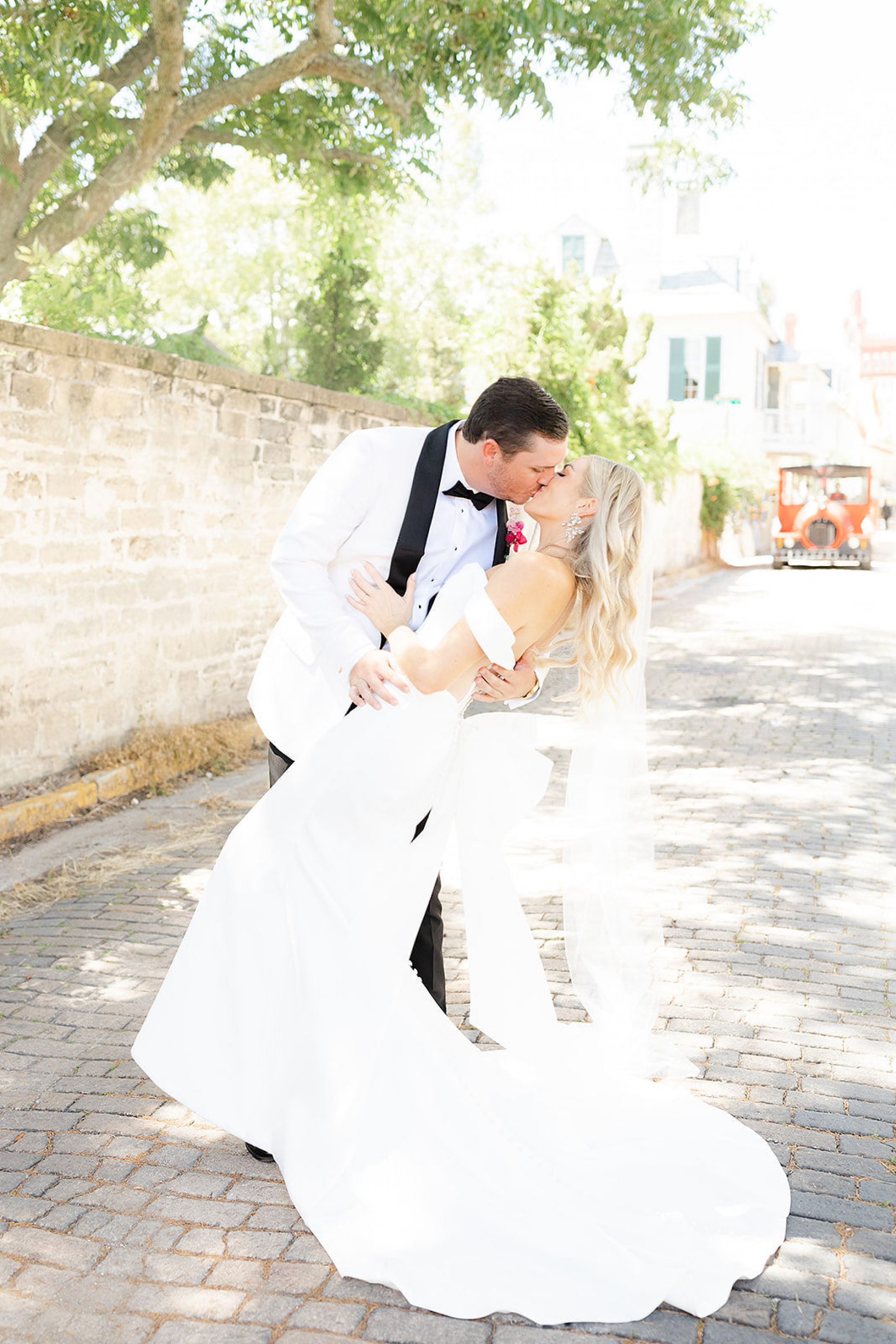 Rachel &amp; Kyle's Wedding: A Symphony of Classic Elegance and Whimsical Romance photo