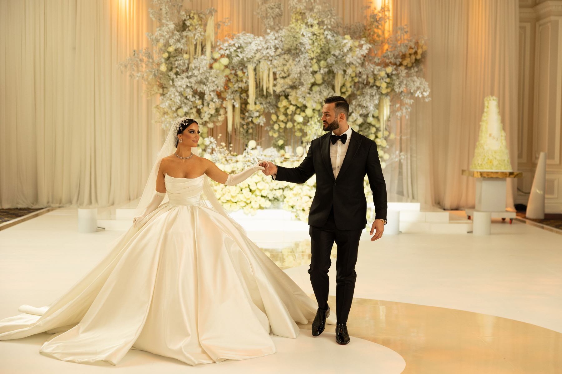 Julia &amp; Emiljan: A Royal Fairytale Unfolds at the Legacy Castle - An Extravagant Celebration of Love photo