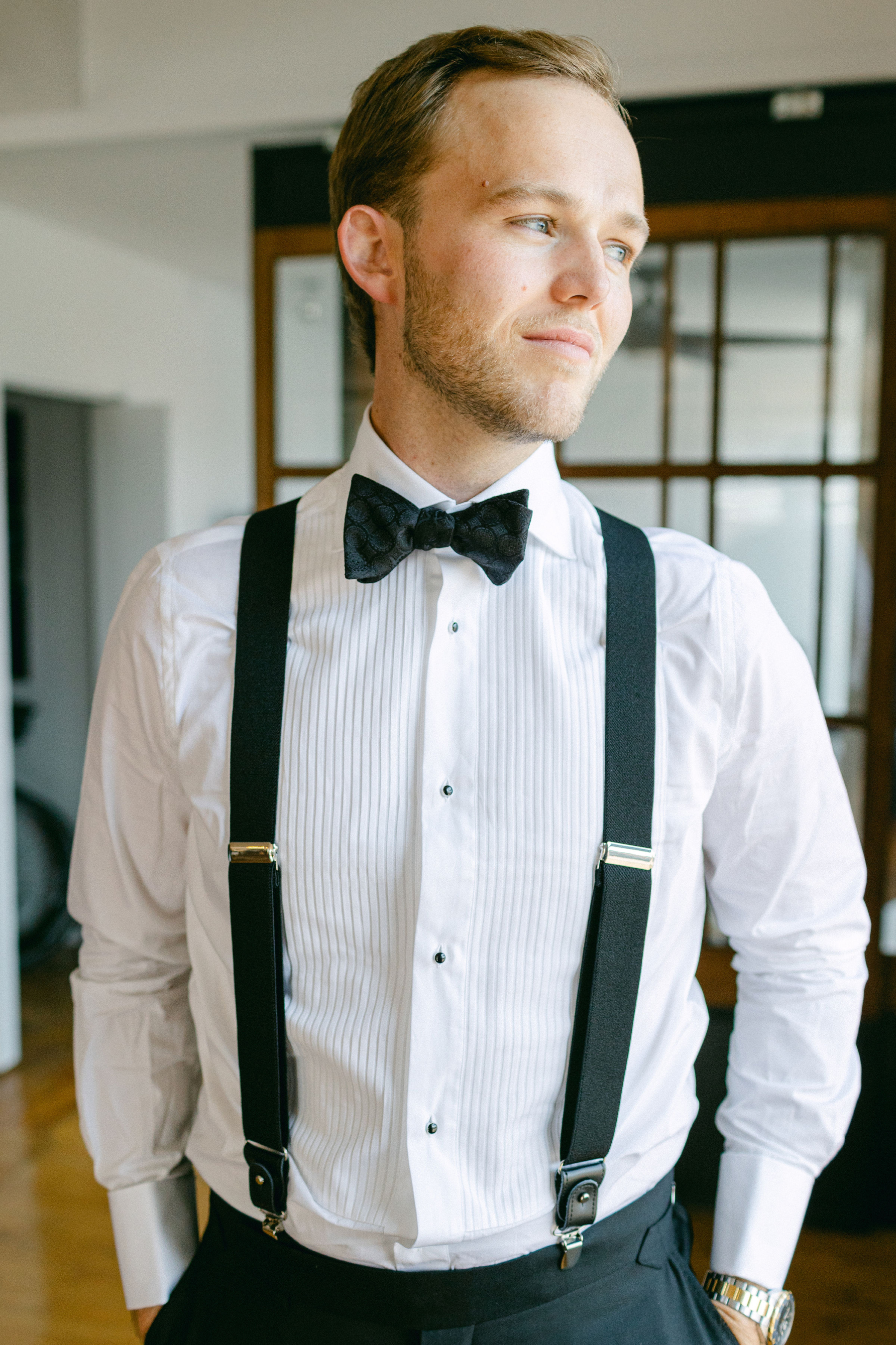 Spotlights and Serendipity: Caroline and William's Romance at the St-James Theatre photo