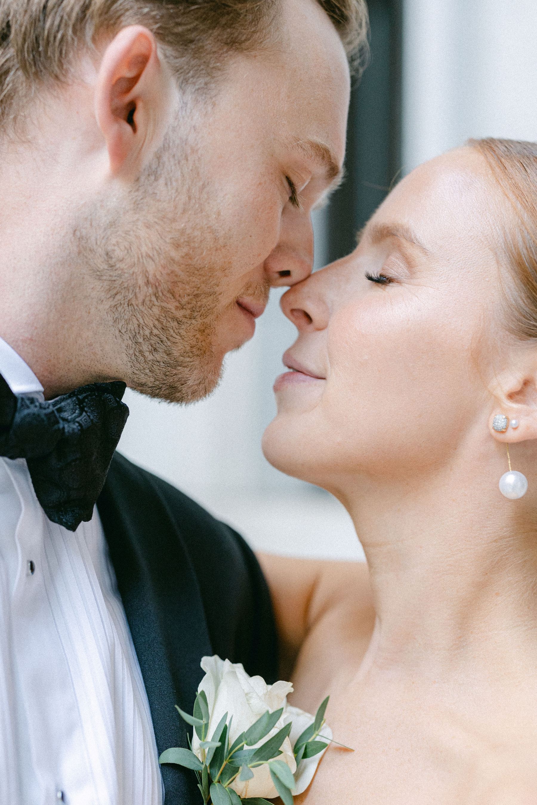 Spotlights and Serendipity: Caroline and William's Romance at the St-James Theatre photo