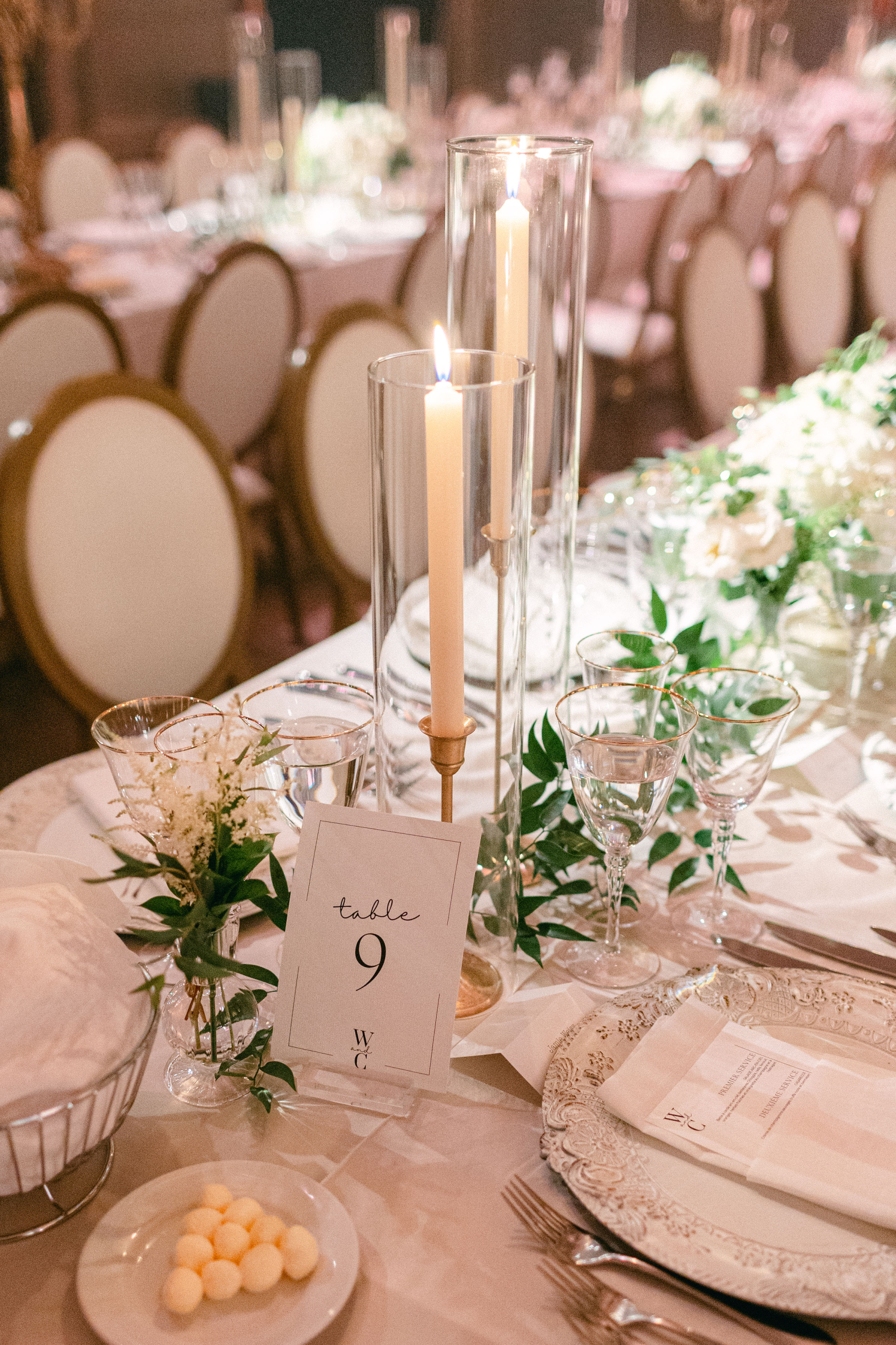 Spotlights and Serendipity: Caroline and William's Romance at the St-James Theatre photo