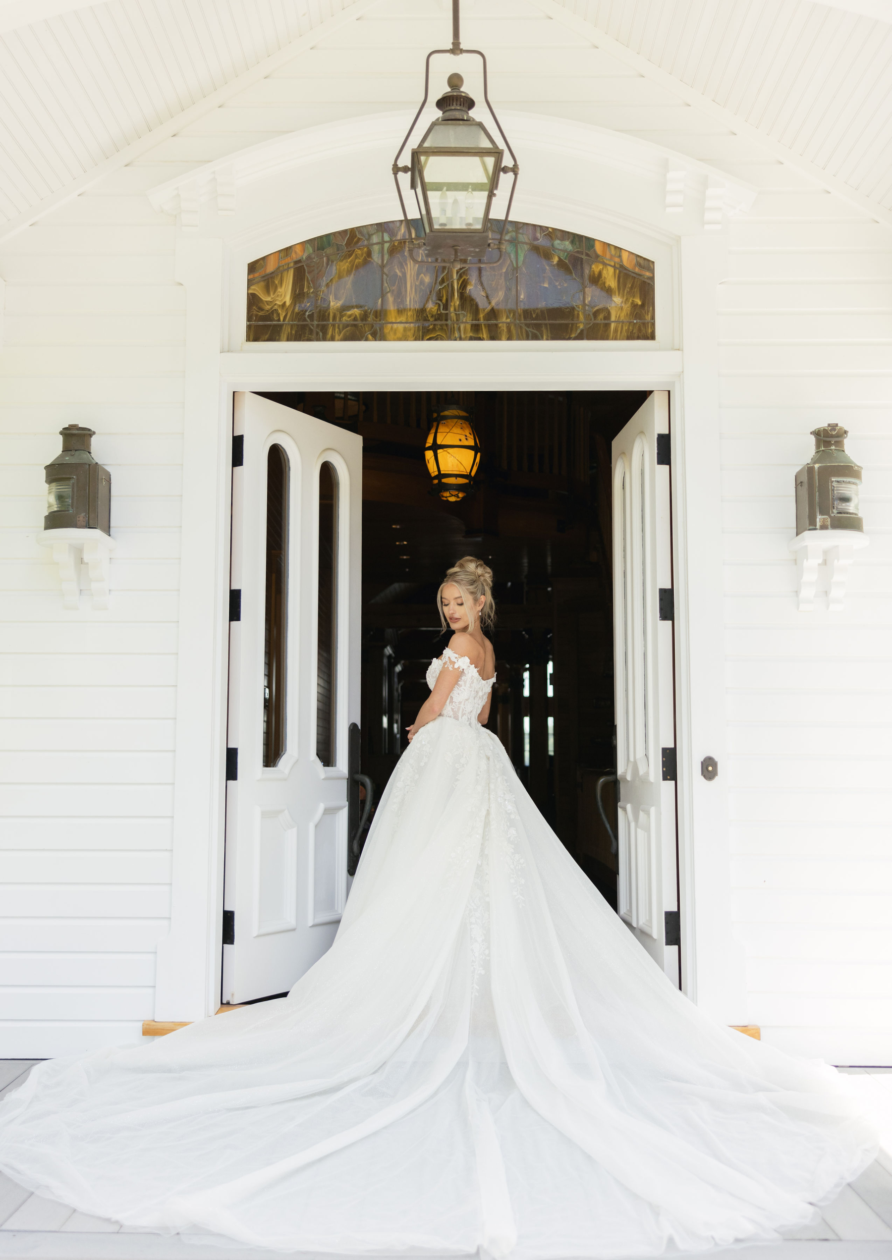 Enchanted Evening at the Persian Terrace: Paige &amp; Daniel's Fairytale Wedding photo