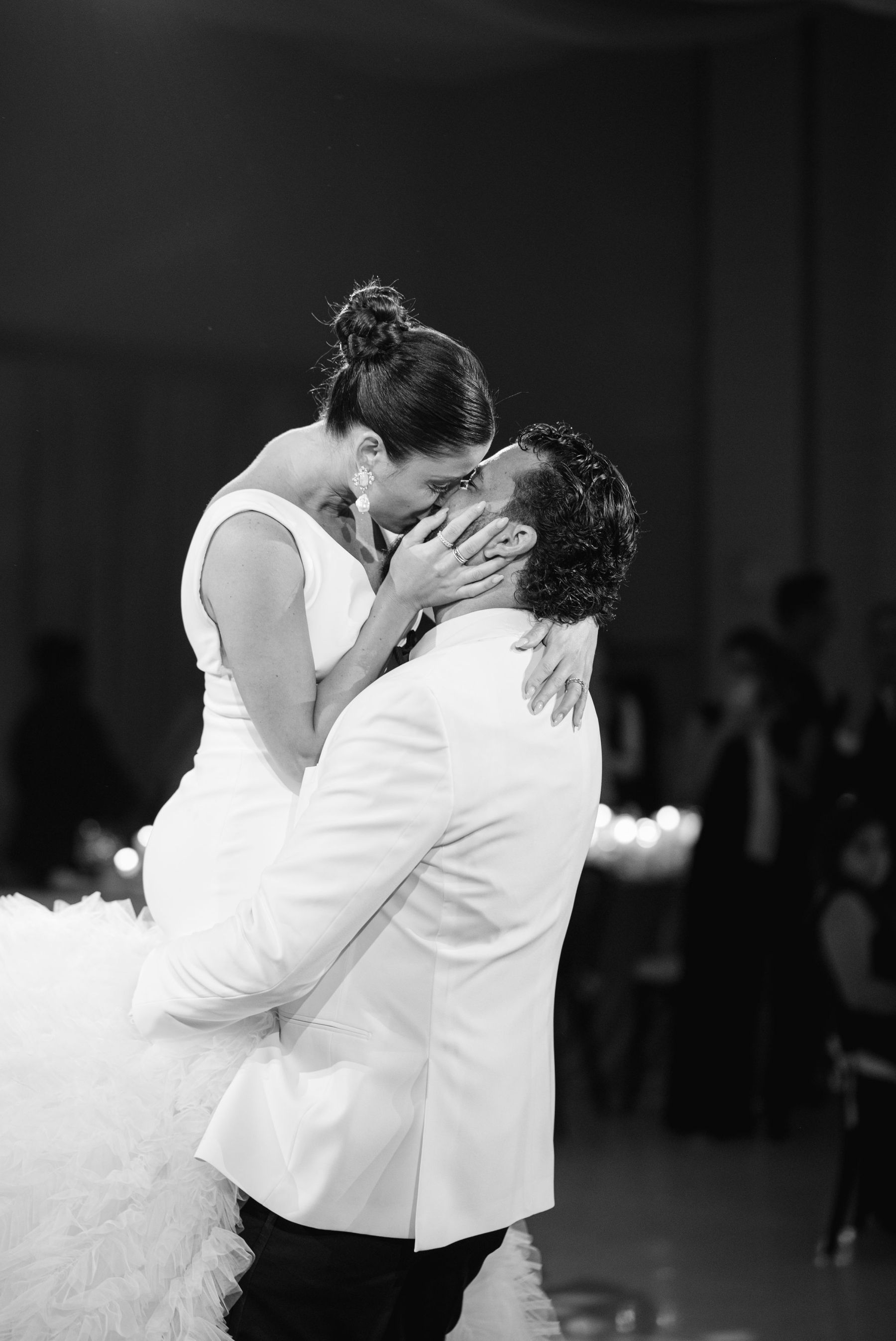 Urban Euphoria: Adriana &amp; Kyle's Magical Moments at Ravel Hotel photo