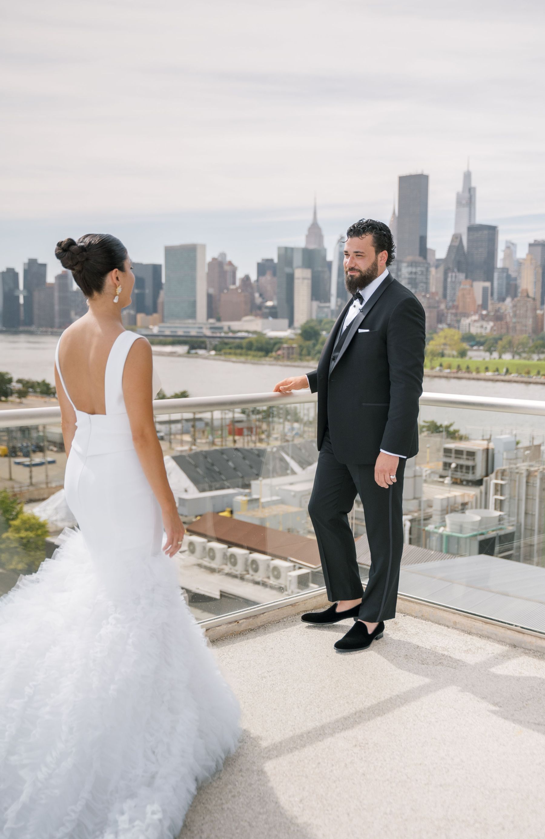 Urban Euphoria: Adriana &amp; Kyle's Magical Moments at Ravel Hotel photo