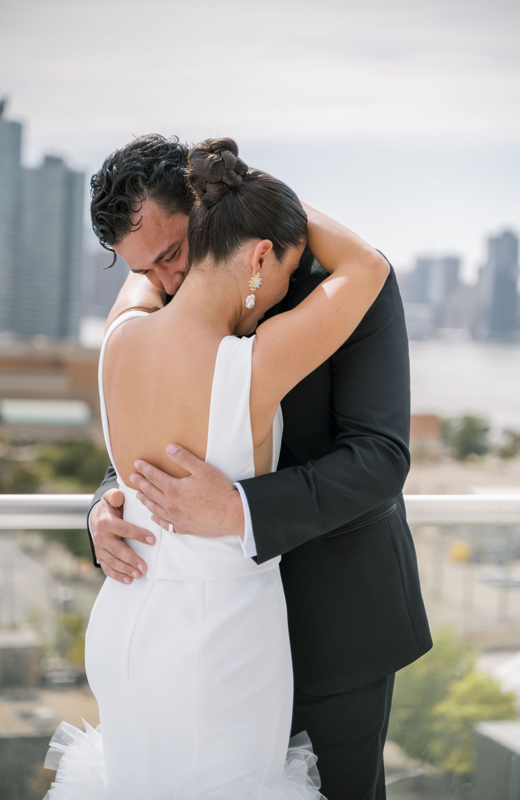 Urban Euphoria: Adriana &amp; Kyle's Magical Moments at Ravel Hotel photo