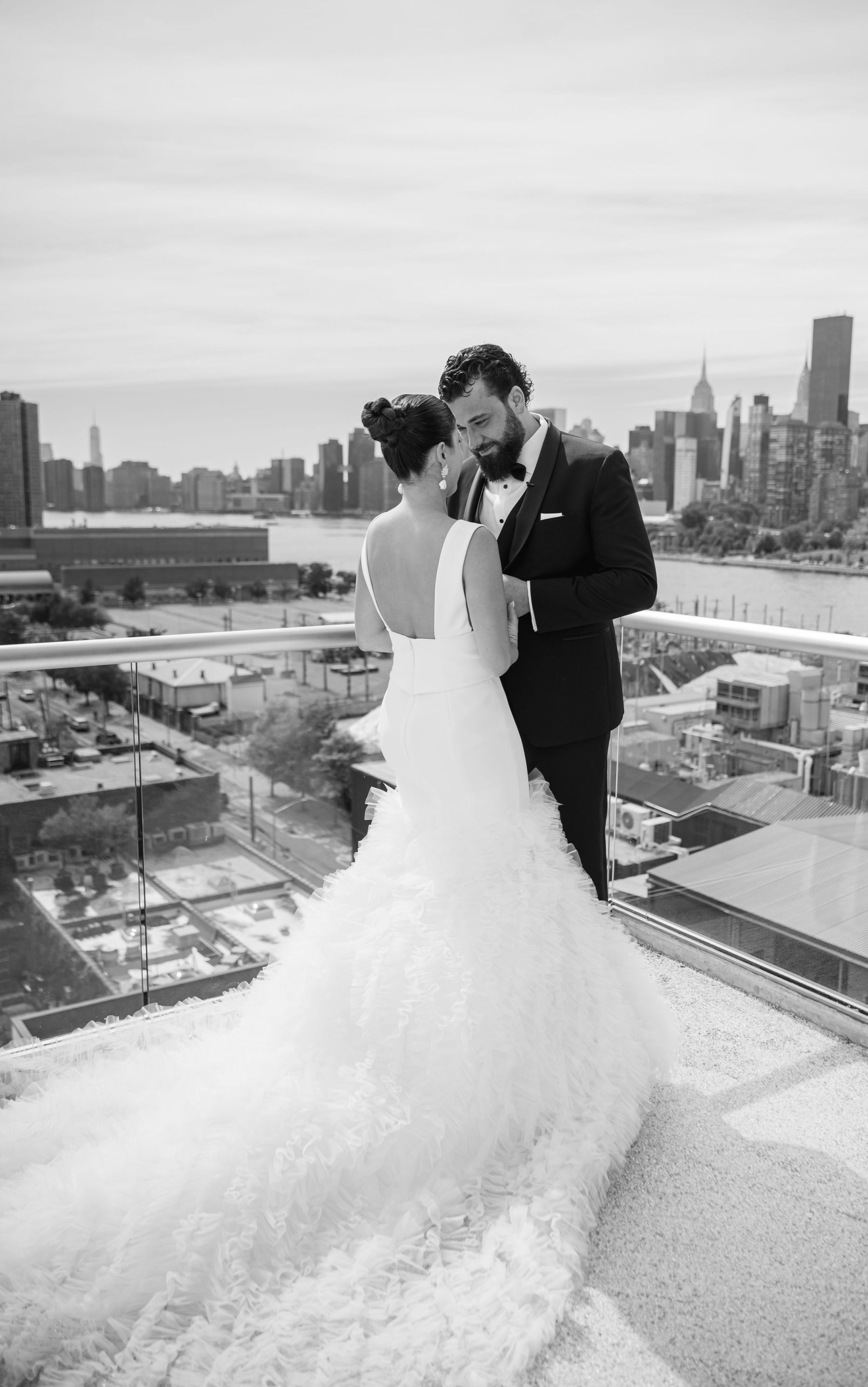 Urban Euphoria: Adriana &amp; Kyle's Magical Moments at Ravel Hotel photo