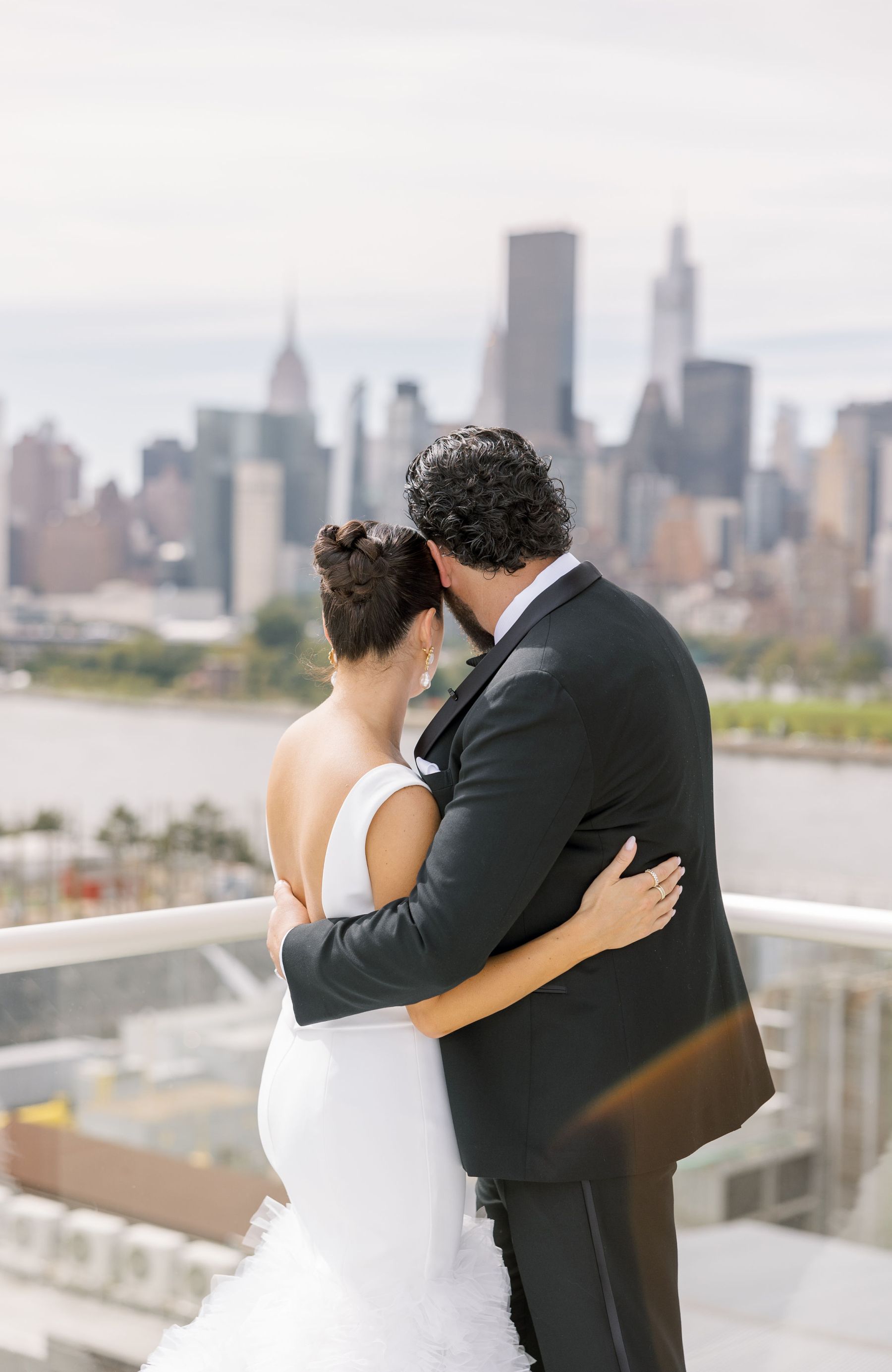 Urban Euphoria: Adriana &amp; Kyle's Magical Moments at Ravel Hotel photo