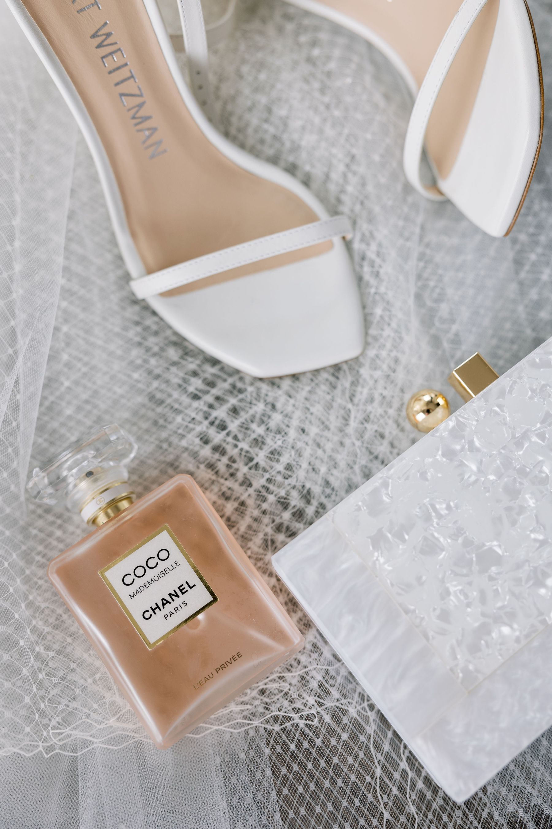 Urban Euphoria: Adriana &amp; Kyle's Magical Moments at Ravel Hotel photo