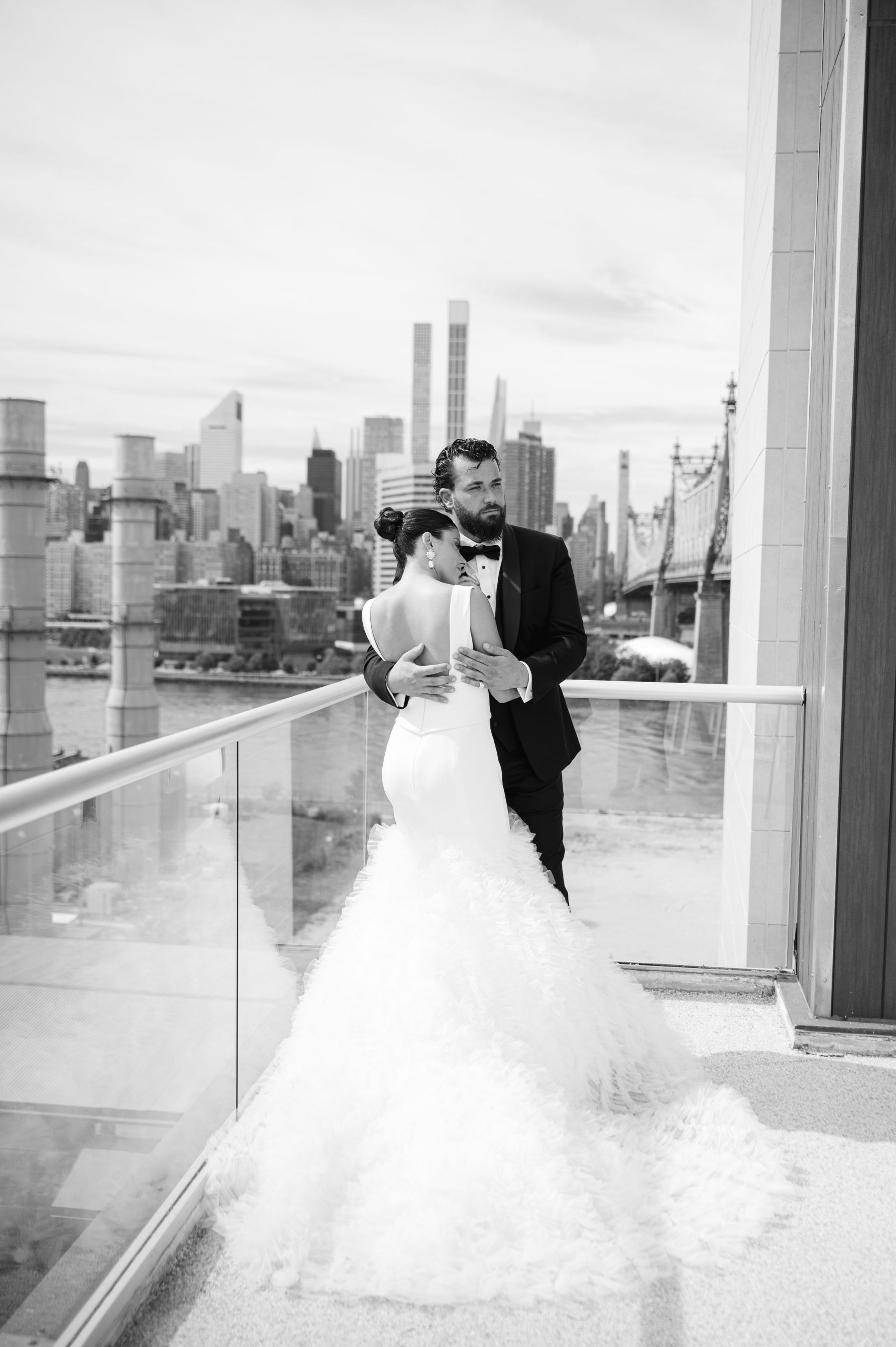 Urban Euphoria: Adriana &amp; Kyle's Magical Moments at Ravel Hotel photo