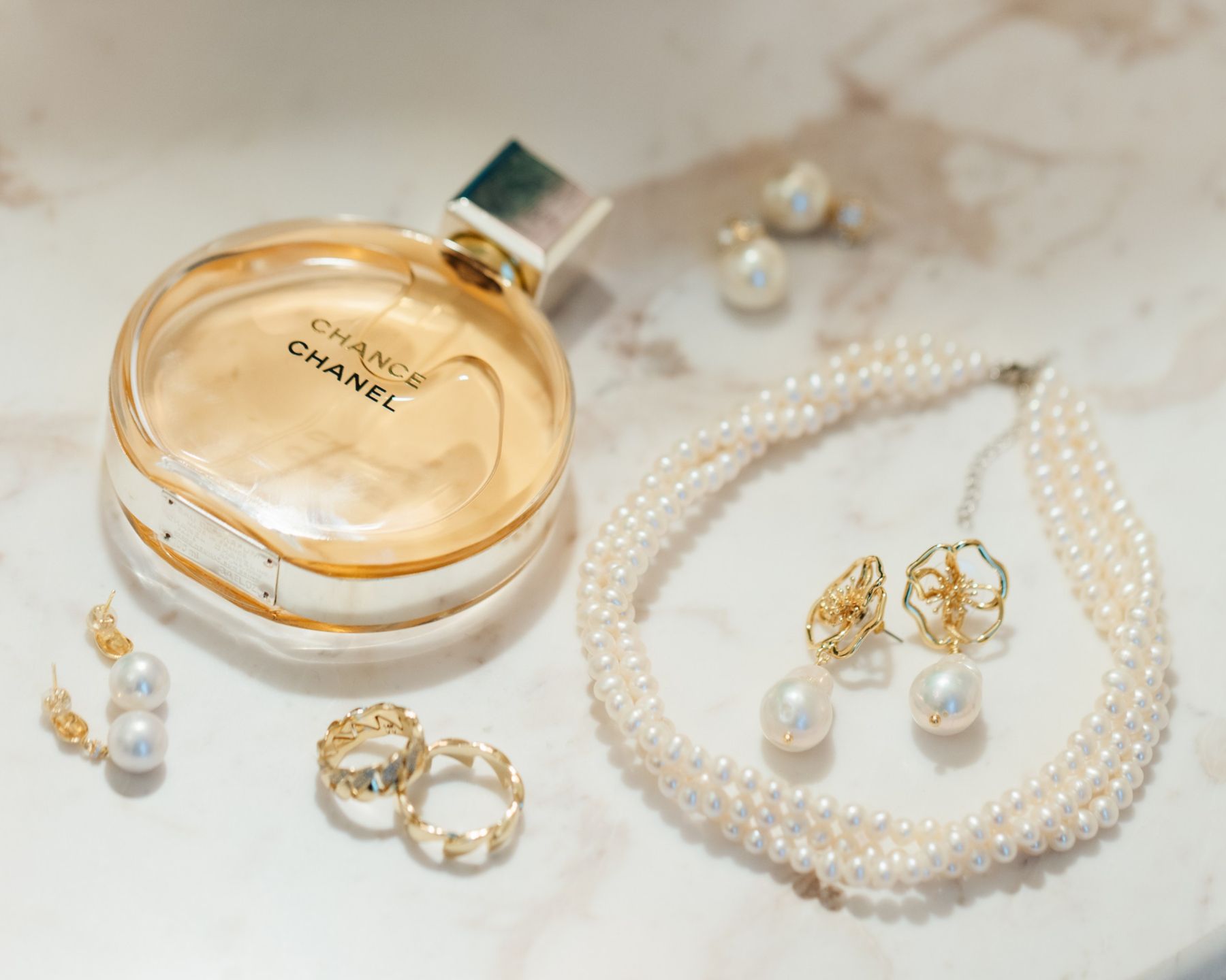 Phoebe &amp; Daniel: A Classic New York 'I Do' at the Beekman Hotel photo