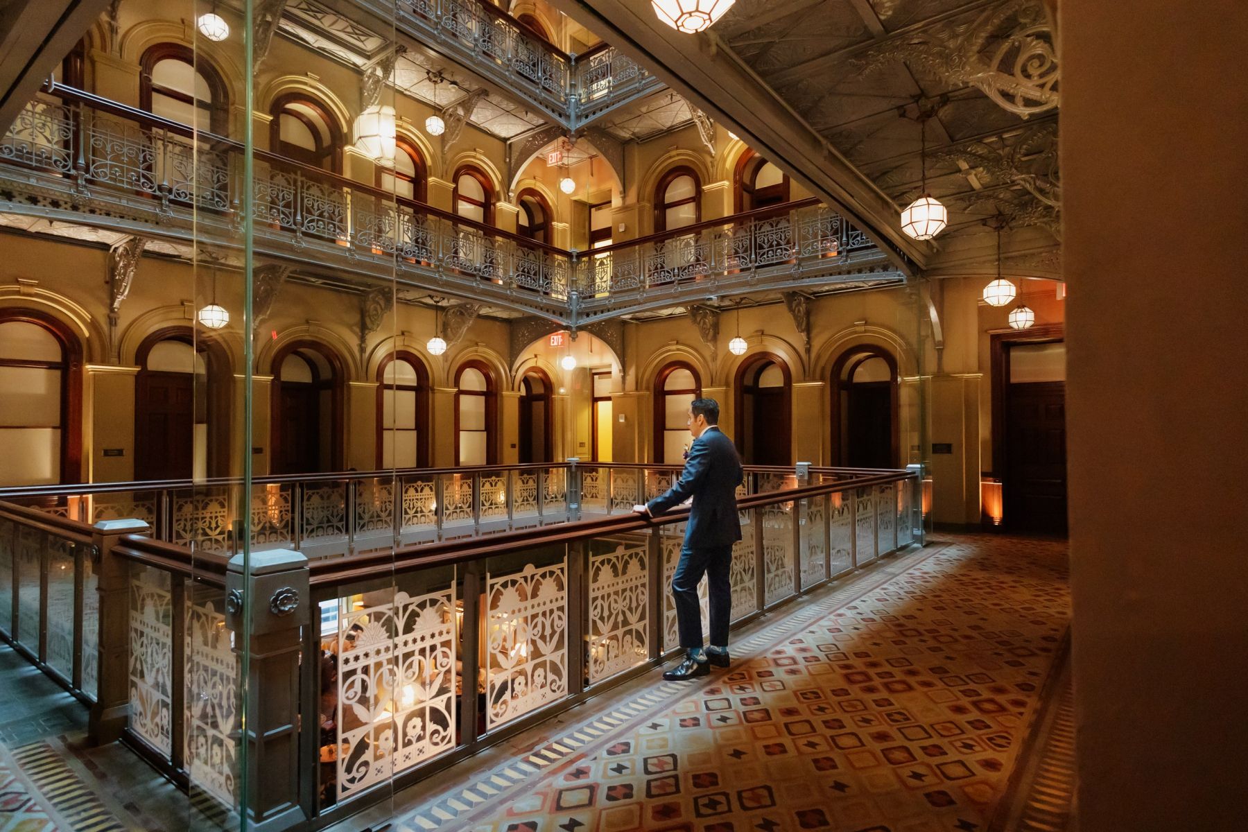 Phoebe &amp; Daniel: A Classic New York 'I Do' at the Beekman Hotel photo