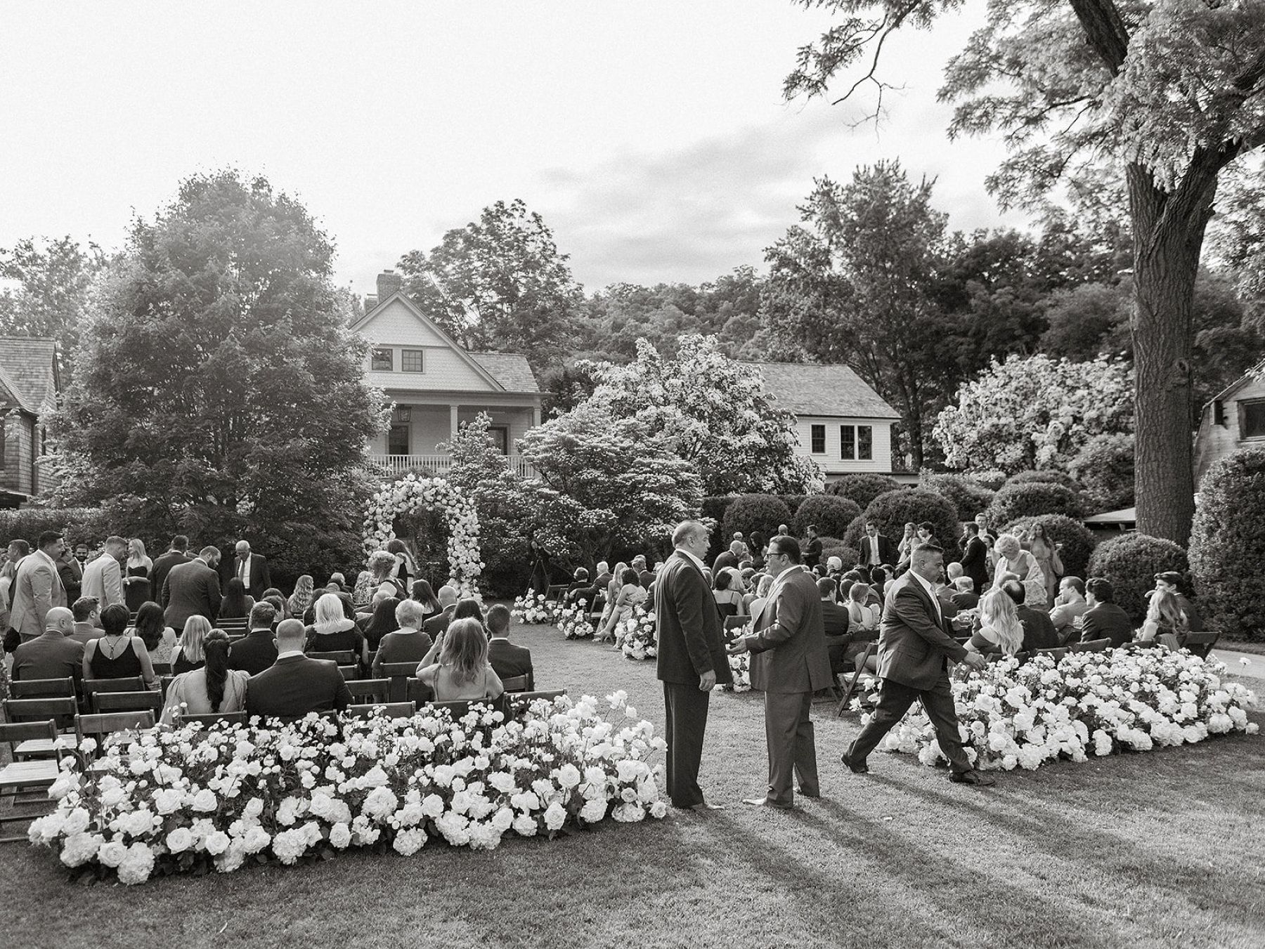 Lauren&amp;Matt: A Valley Rock Inn Love Story Unfolds photo