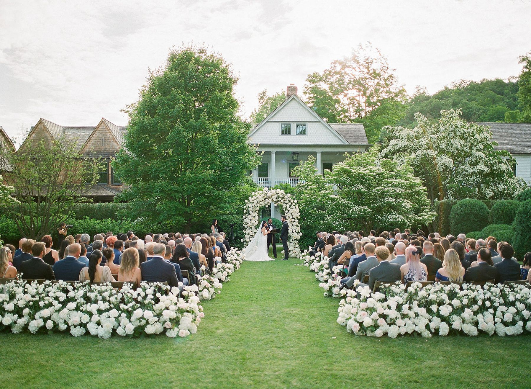 Lauren&amp;Matt: A Valley Rock Inn Love Story Unfolds photo