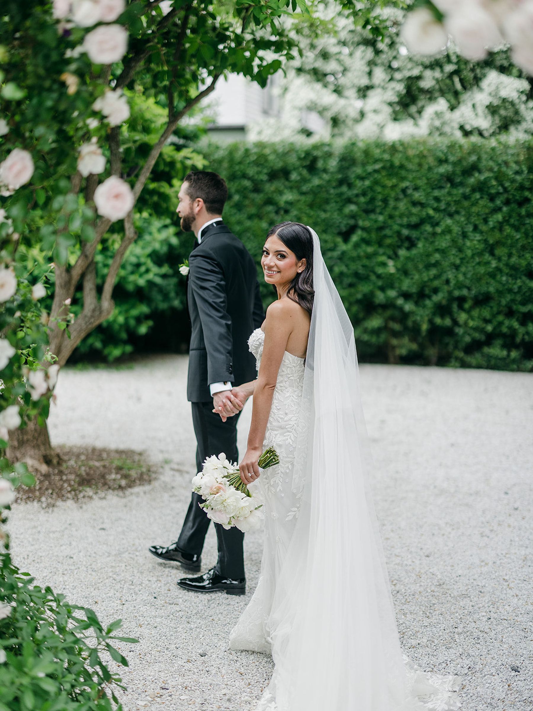 Lauren&amp;Matt: A Valley Rock Inn Love Story Unfolds photo