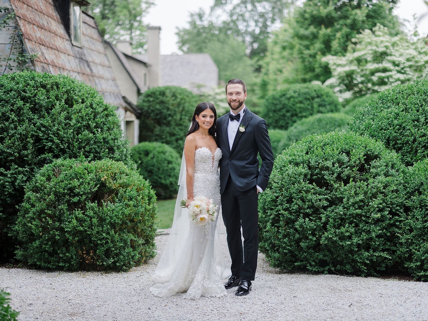 Lauren&amp;Matt: A Valley Rock Inn Love Story Unfolds photo