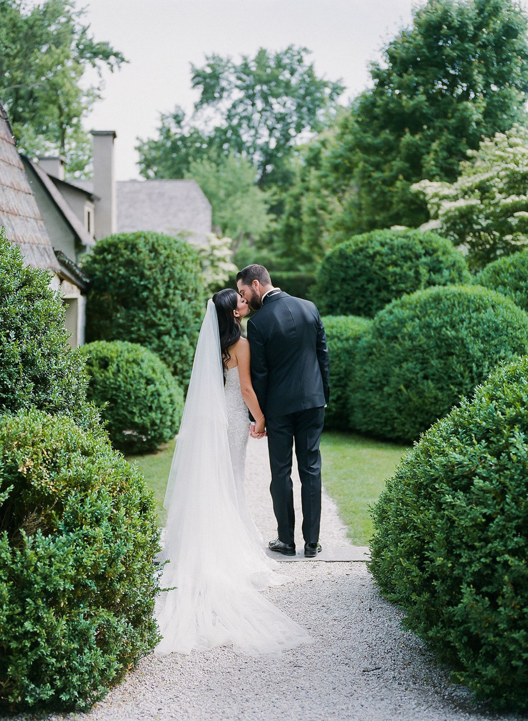 Lauren&amp;Matt: A Valley Rock Inn Love Story Unfolds photo
