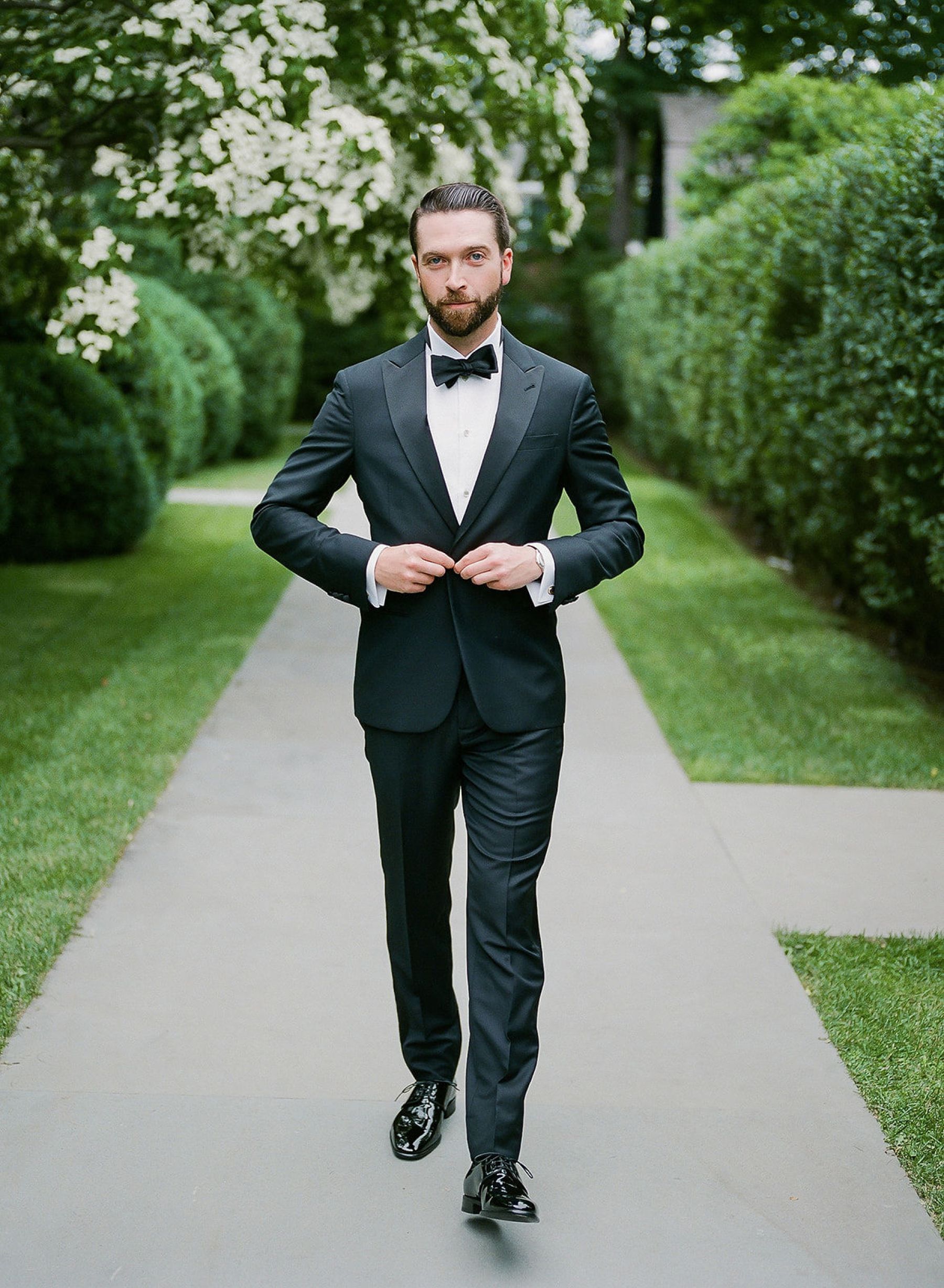 Lauren&amp;Matt: A Valley Rock Inn Love Story Unfolds photo