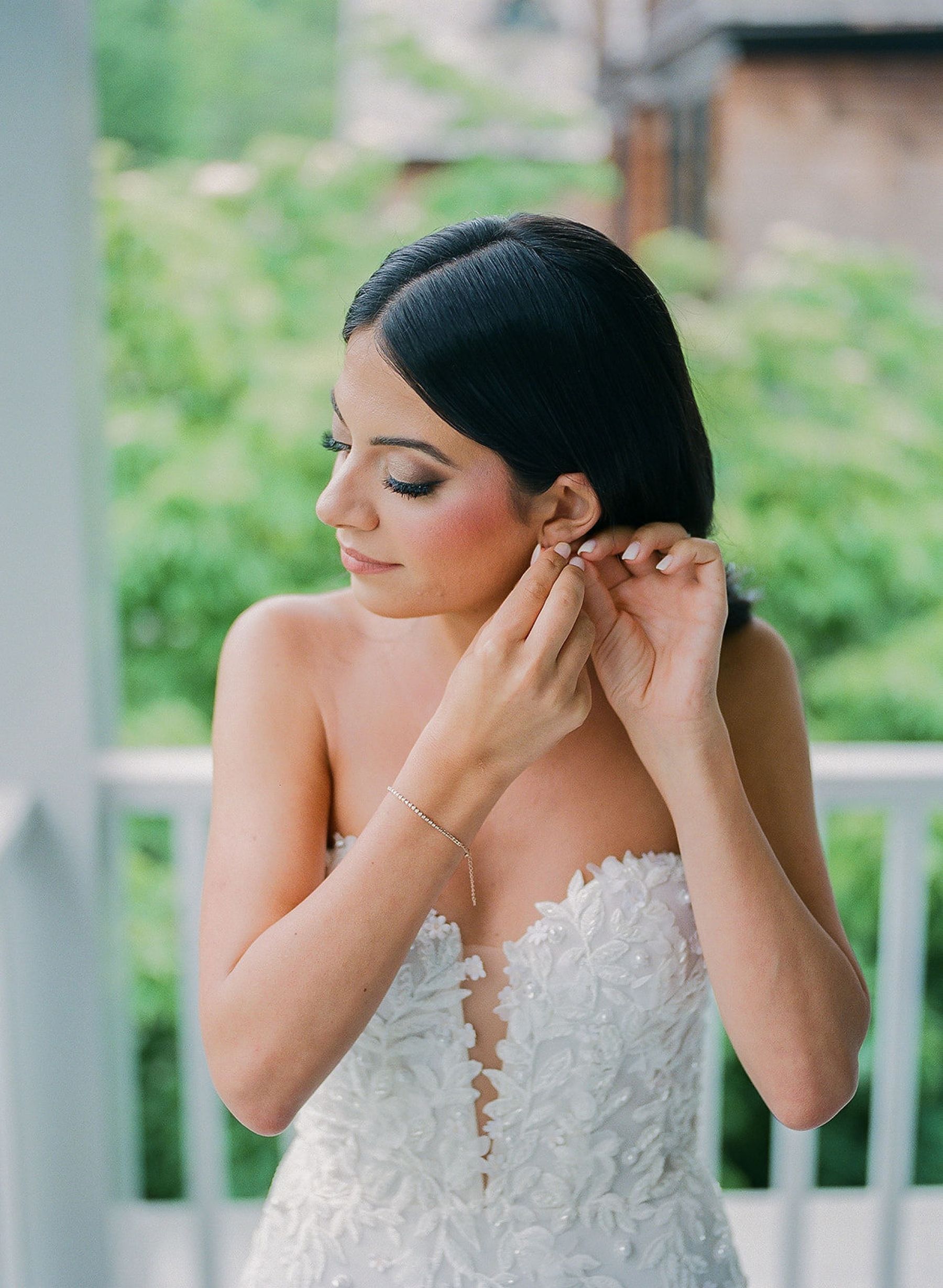 Lauren&amp;Matt: A Valley Rock Inn Love Story Unfolds photo