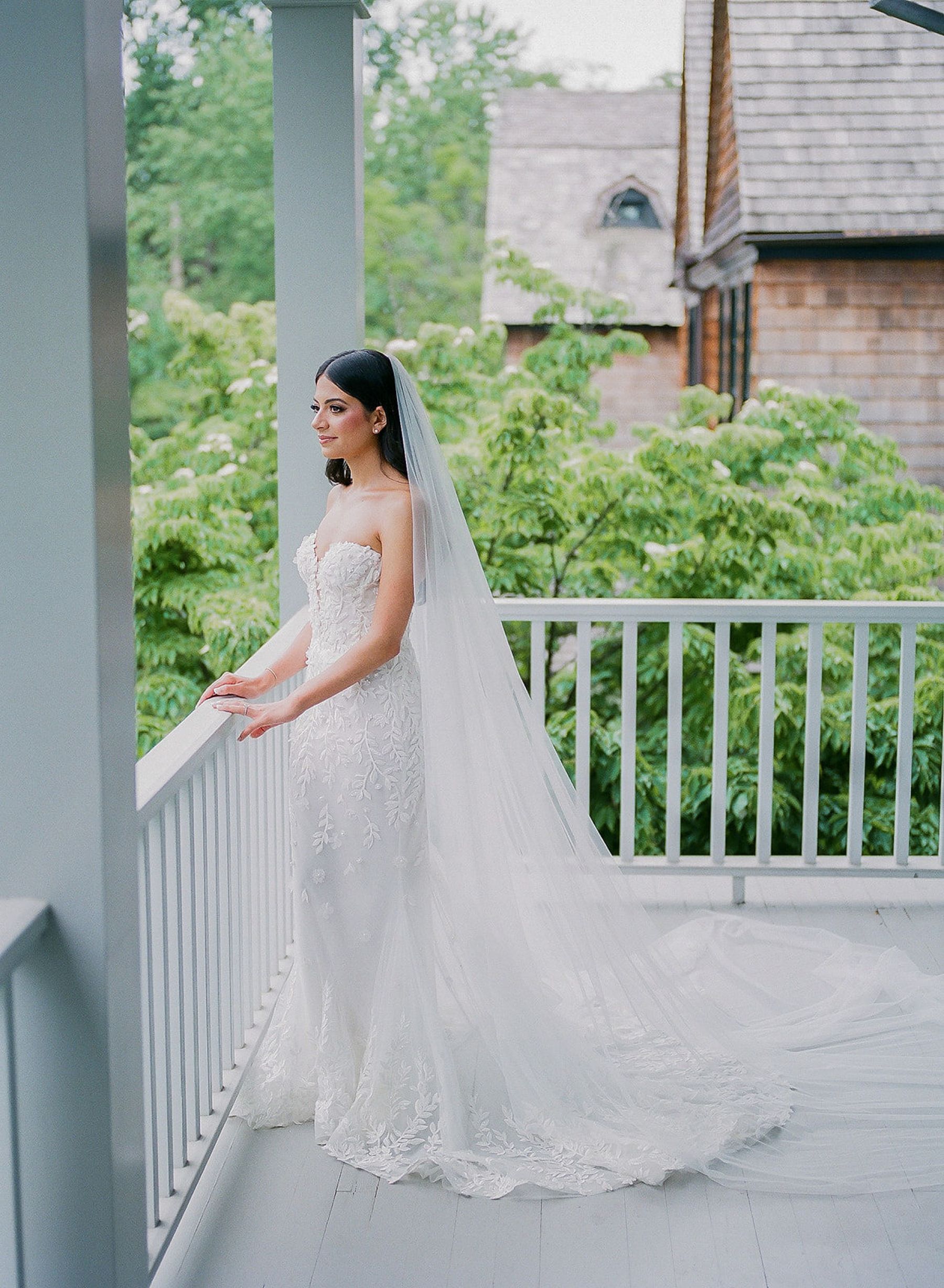 Lauren&amp;Matt: A Valley Rock Inn Love Story Unfolds photo