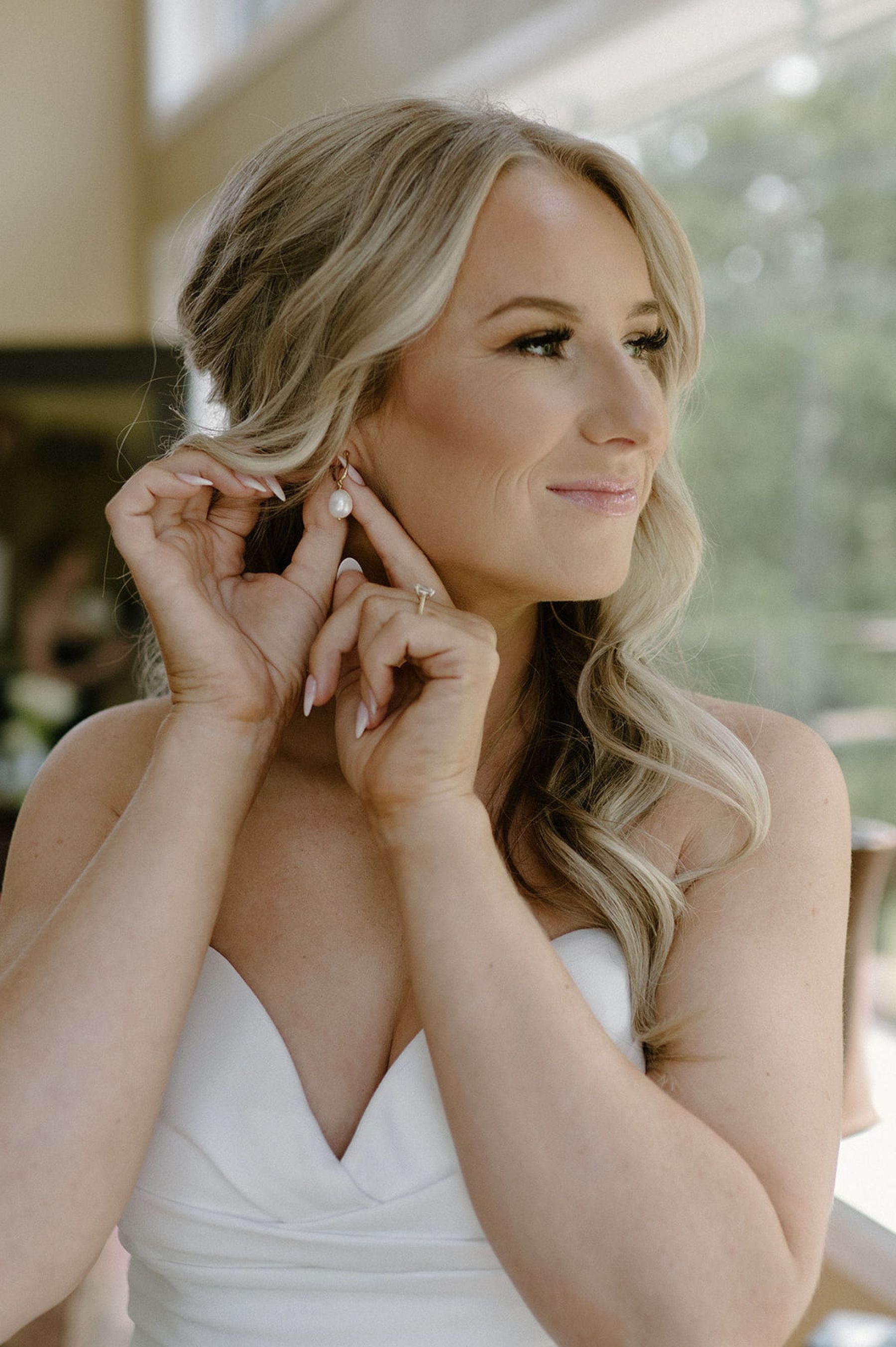 Tender Moments: Sara &amp; Alex’s Dreamy Day at Parents House on Lake Vernon photo