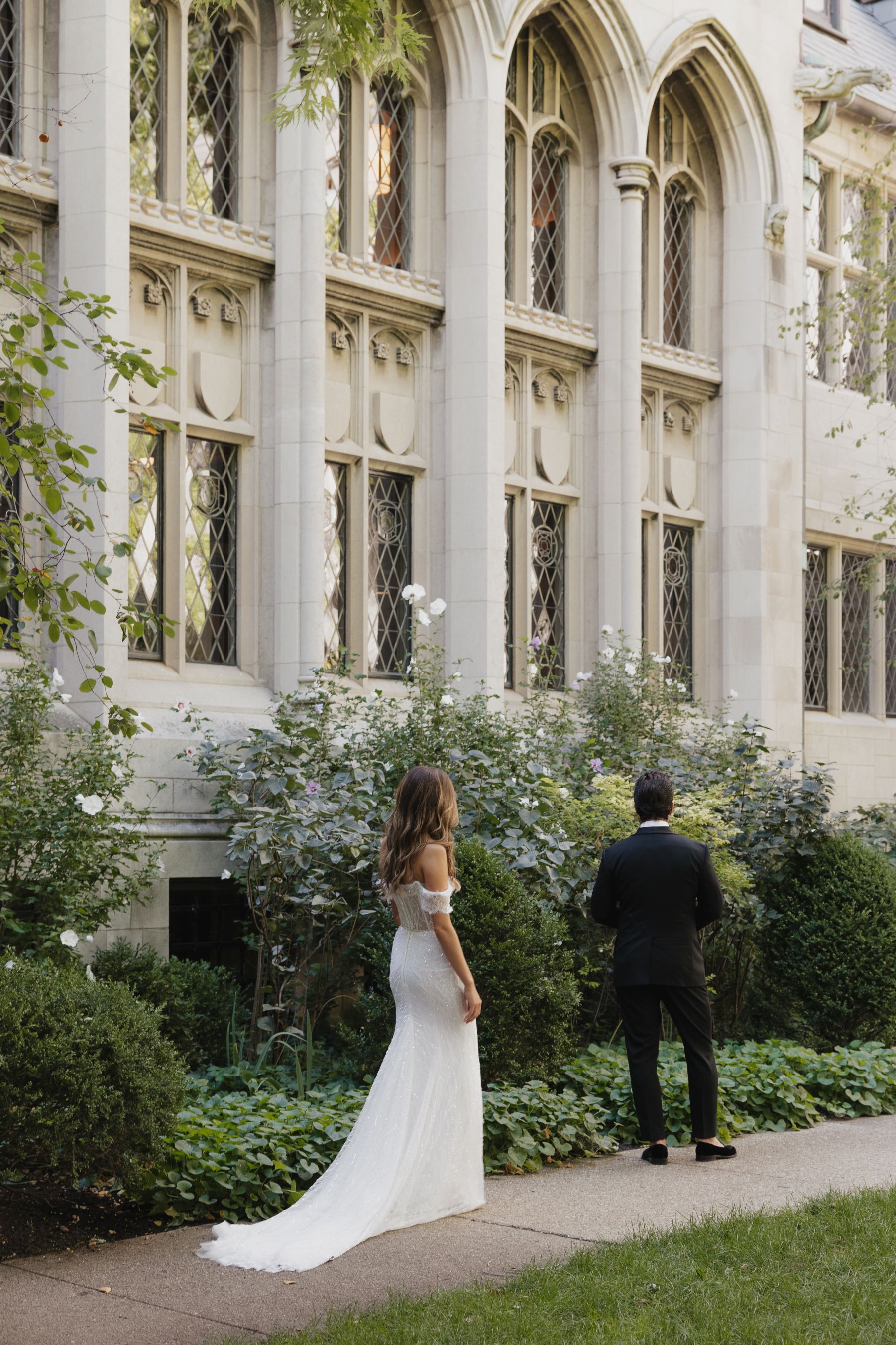 A Tale of Two Worlds: Marina &amp; Zach's Chic Chicago History Museum Wedding photo