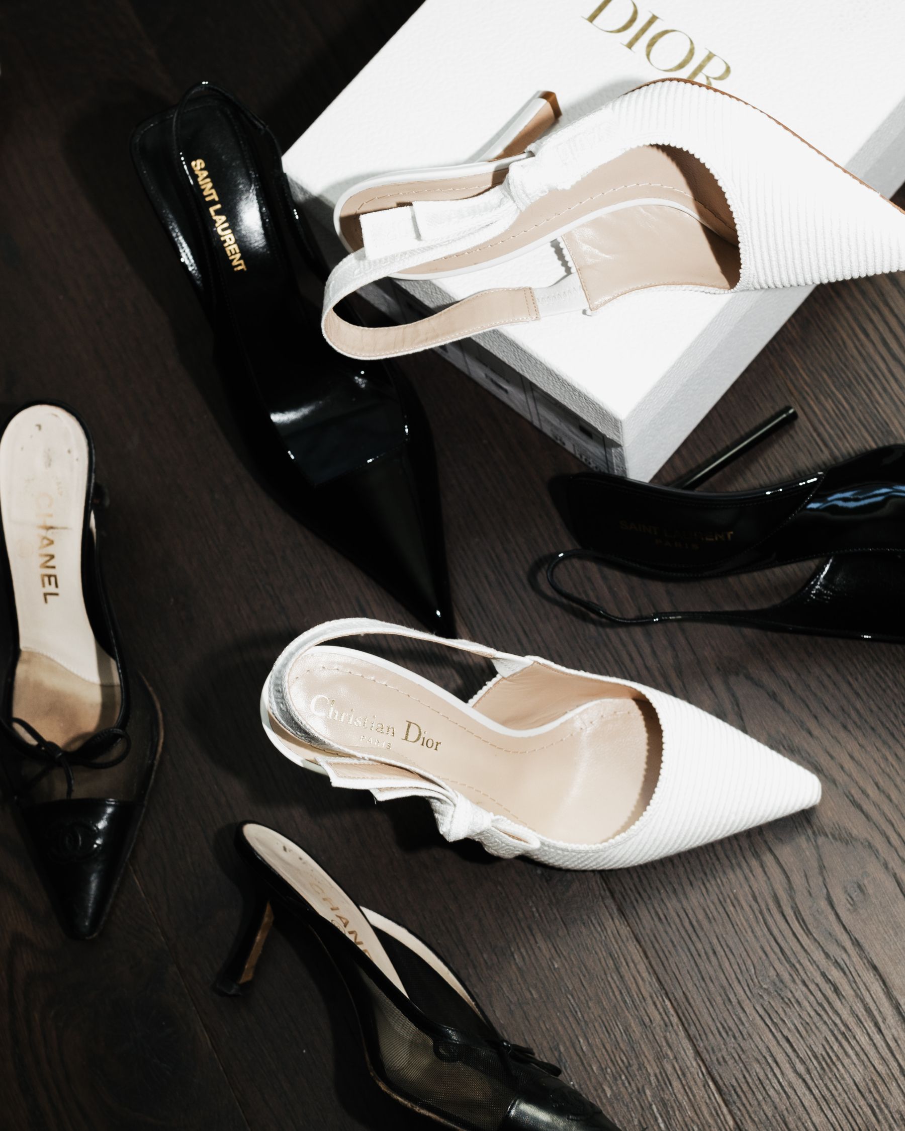 A Tale of Two Worlds: Marina &amp; Zach's Chic Chicago History Museum Wedding photo