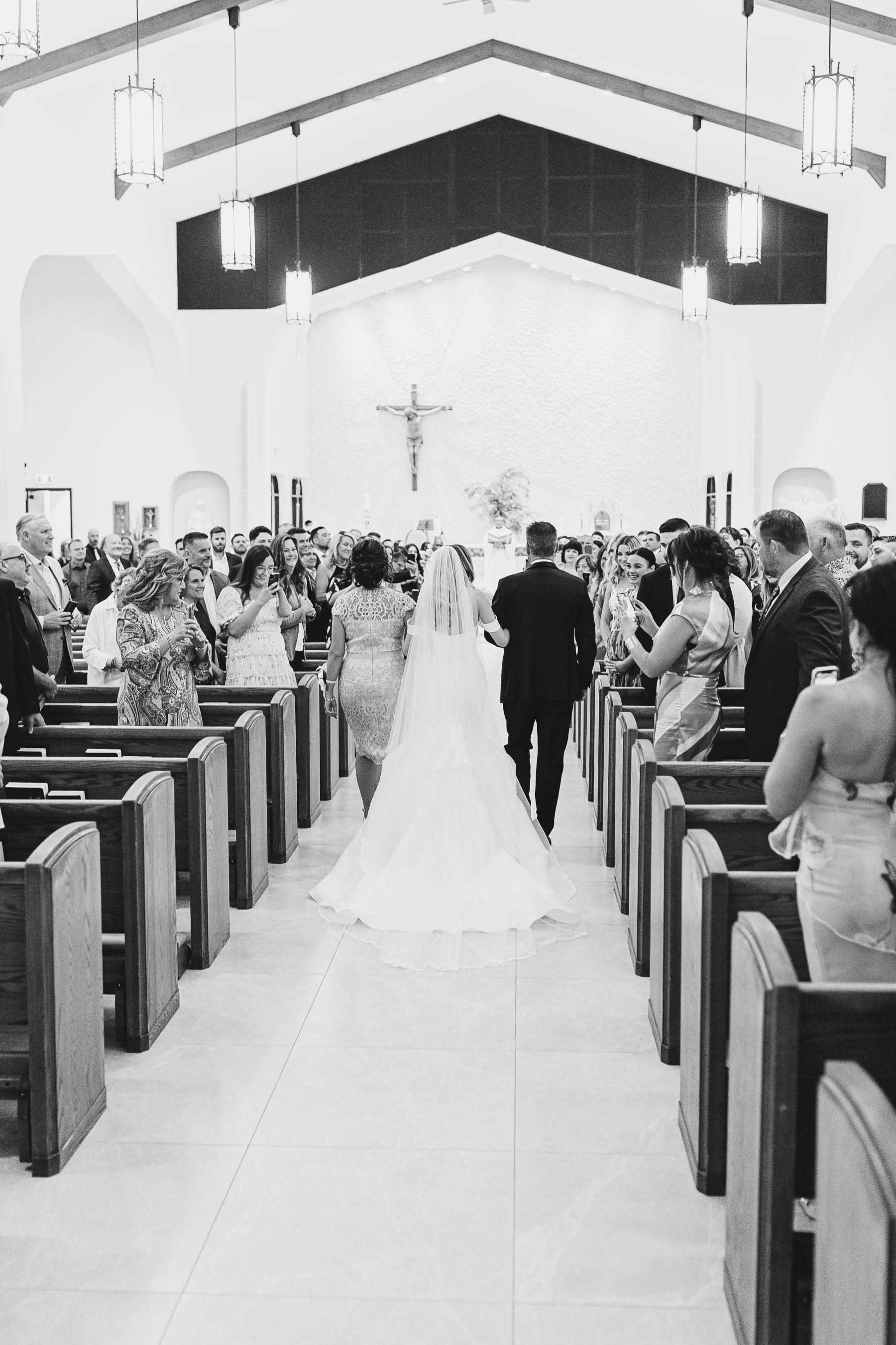 Defying All Odds: The Timeless MontHill Golf &amp; Country Club Vows of Alexandra &amp; Joshua  photo