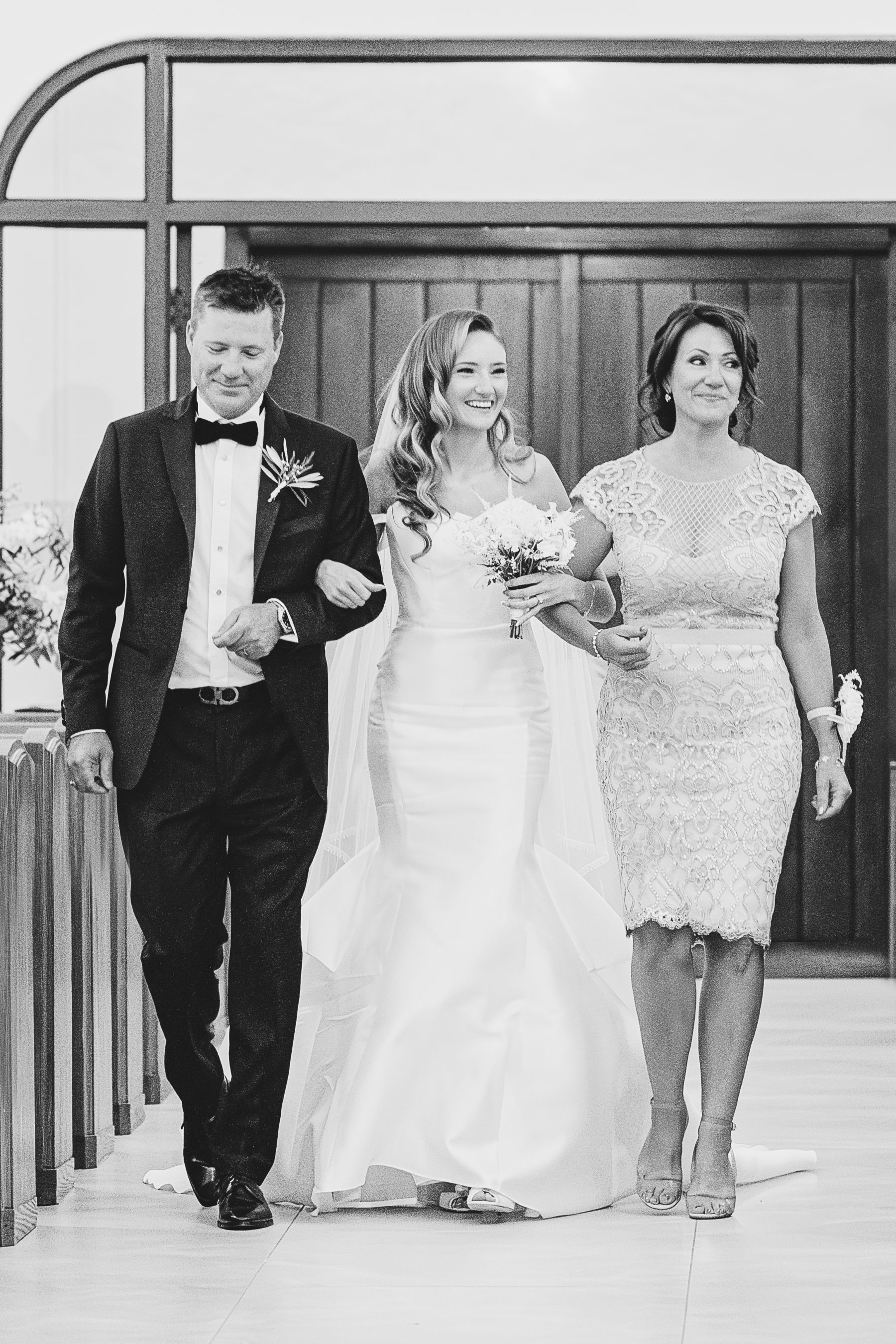 Defying All Odds: The Timeless MontHill Golf &amp; Country Club Vows of Alexandra &amp; Joshua  photo