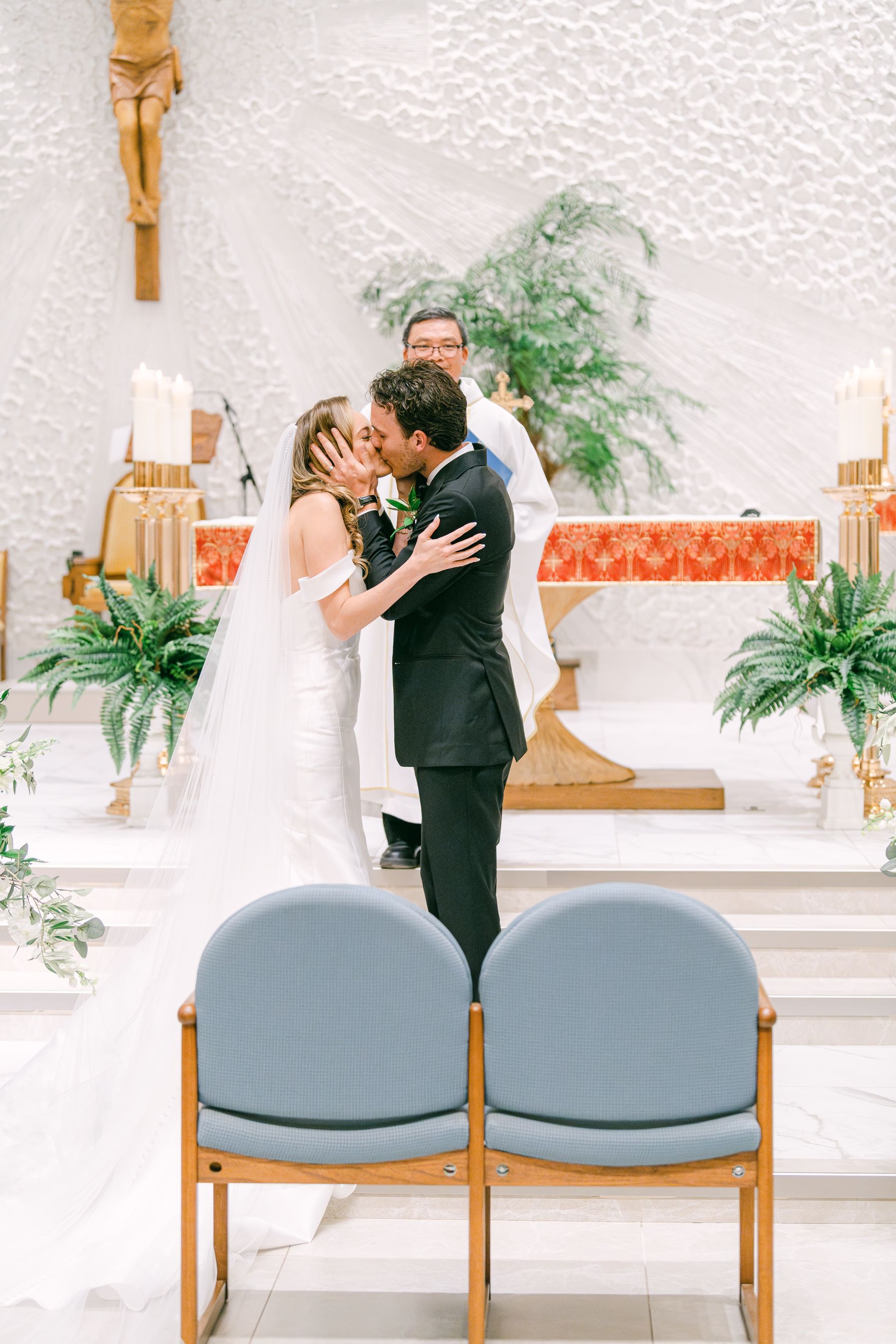 Defying All Odds: The Timeless MontHill Golf &amp; Country Club Vows of Alexandra &amp; Joshua  photo