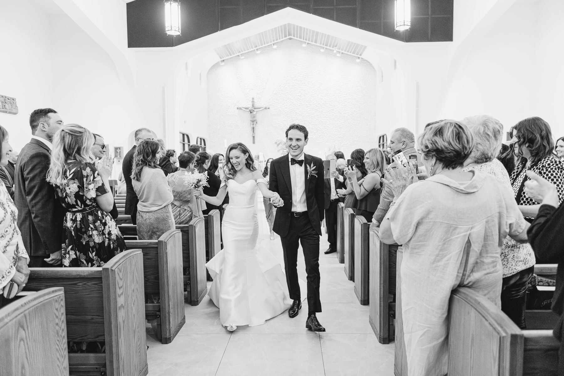 Defying All Odds: The Timeless MontHill Golf &amp; Country Club Vows of Alexandra &amp; Joshua  photo