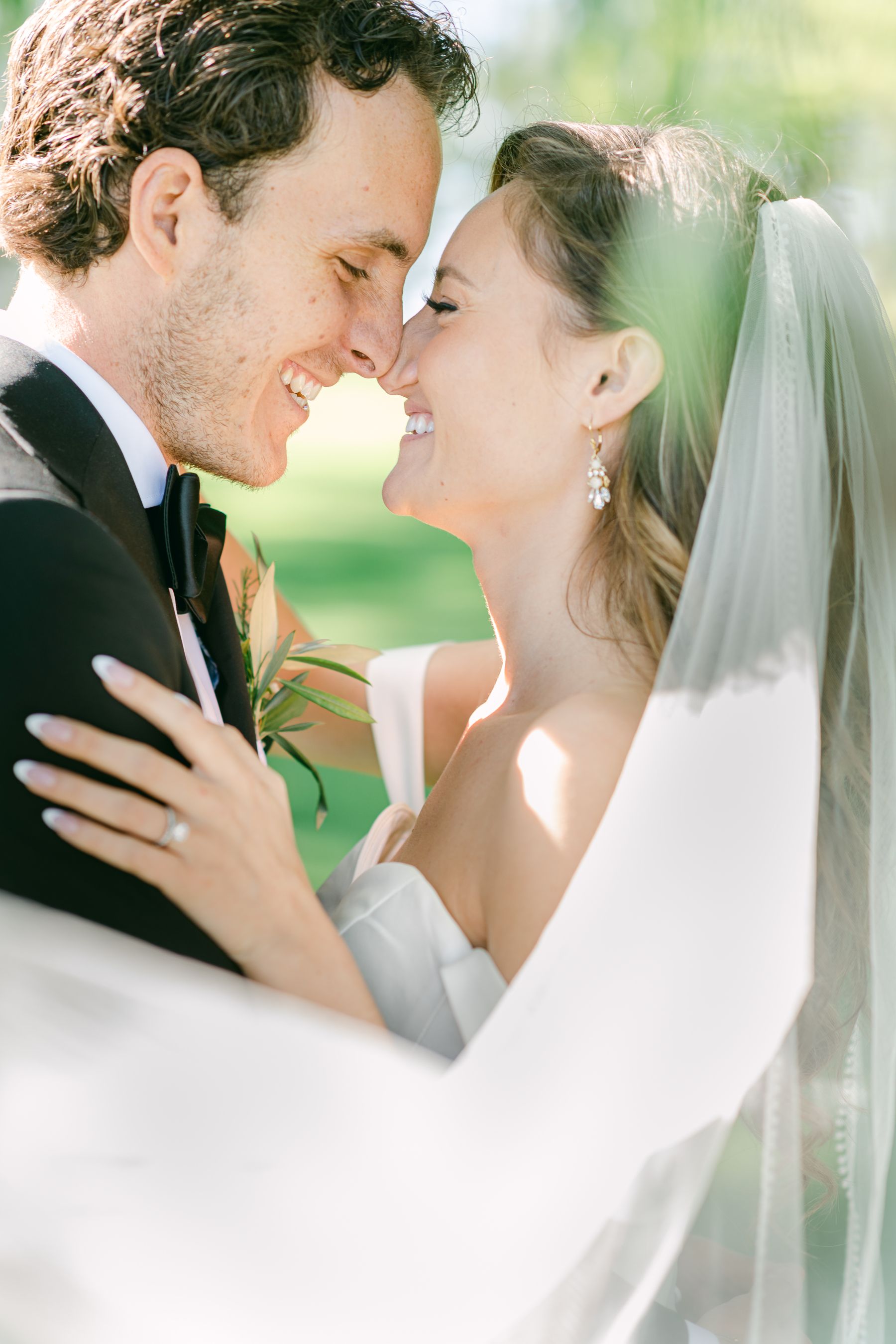 Defying All Odds: The Timeless MontHill Golf &amp; Country Club Vows of Alexandra &amp; Joshua  photo