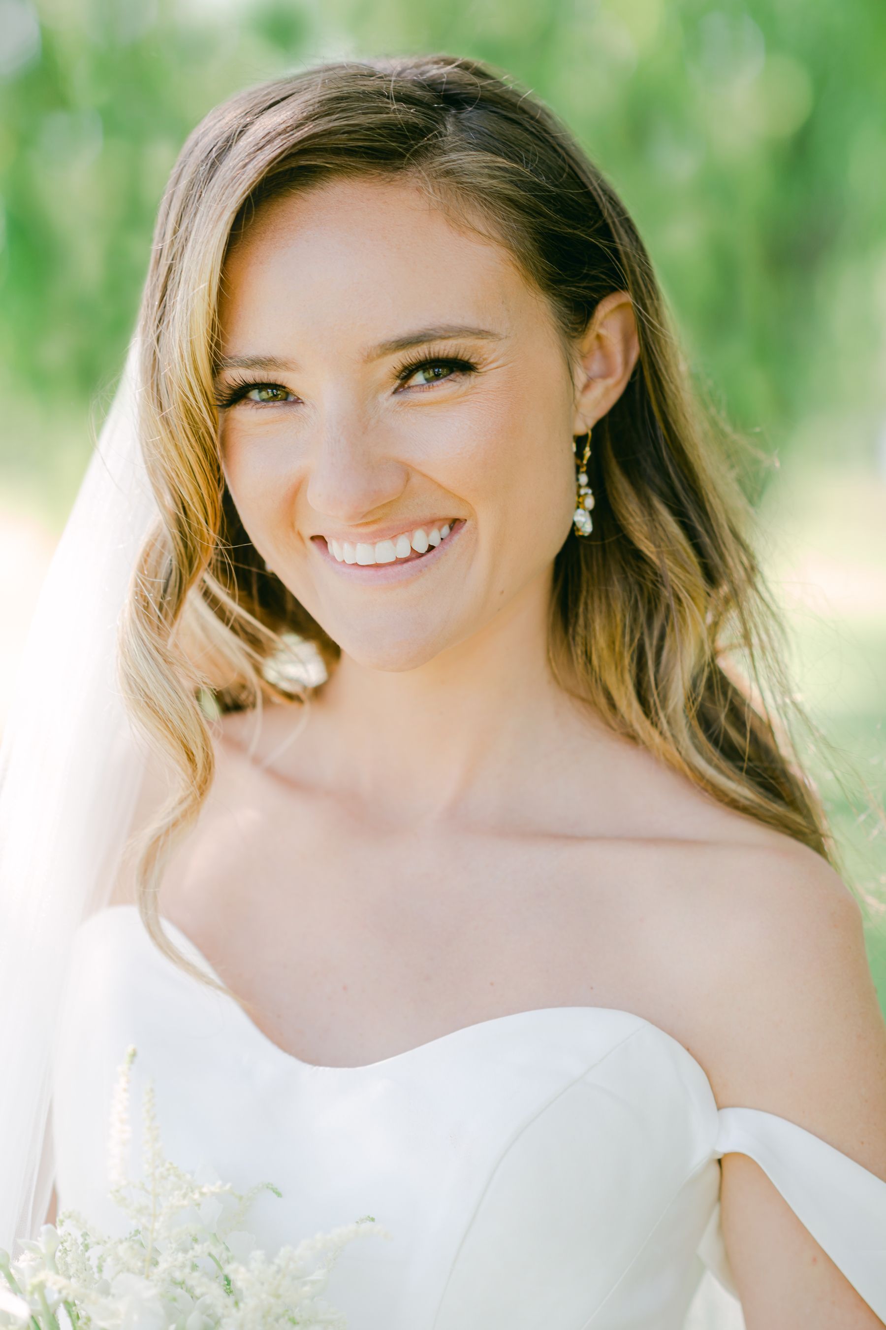 Defying All Odds: The Timeless MontHill Golf &amp; Country Club Vows of Alexandra &amp; Joshua  photo