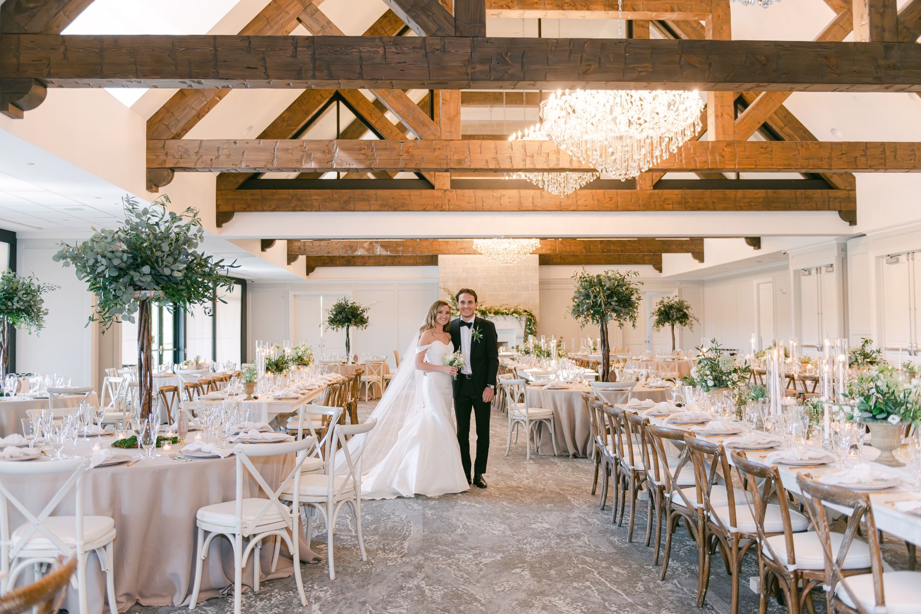 Defying All Odds: The Timeless MontHill Golf &amp; Country Club Vows of Alexandra &amp; Joshua  photo