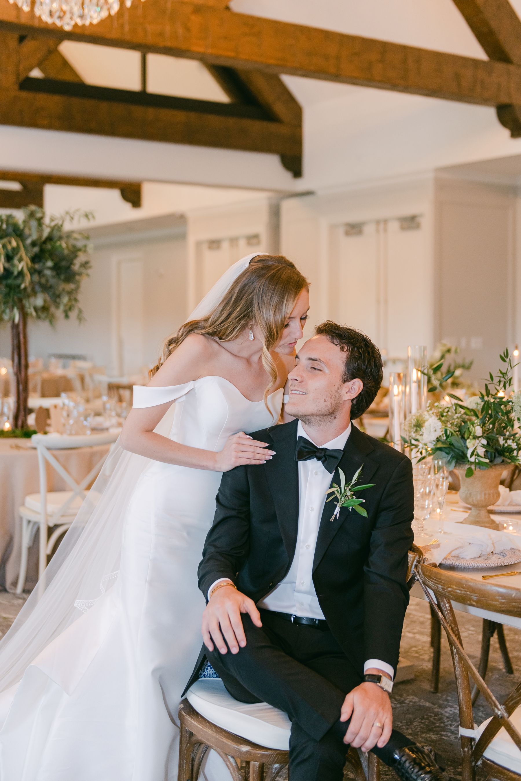Defying All Odds: The Timeless MontHill Golf &amp; Country Club Vows of Alexandra &amp; Joshua  photo