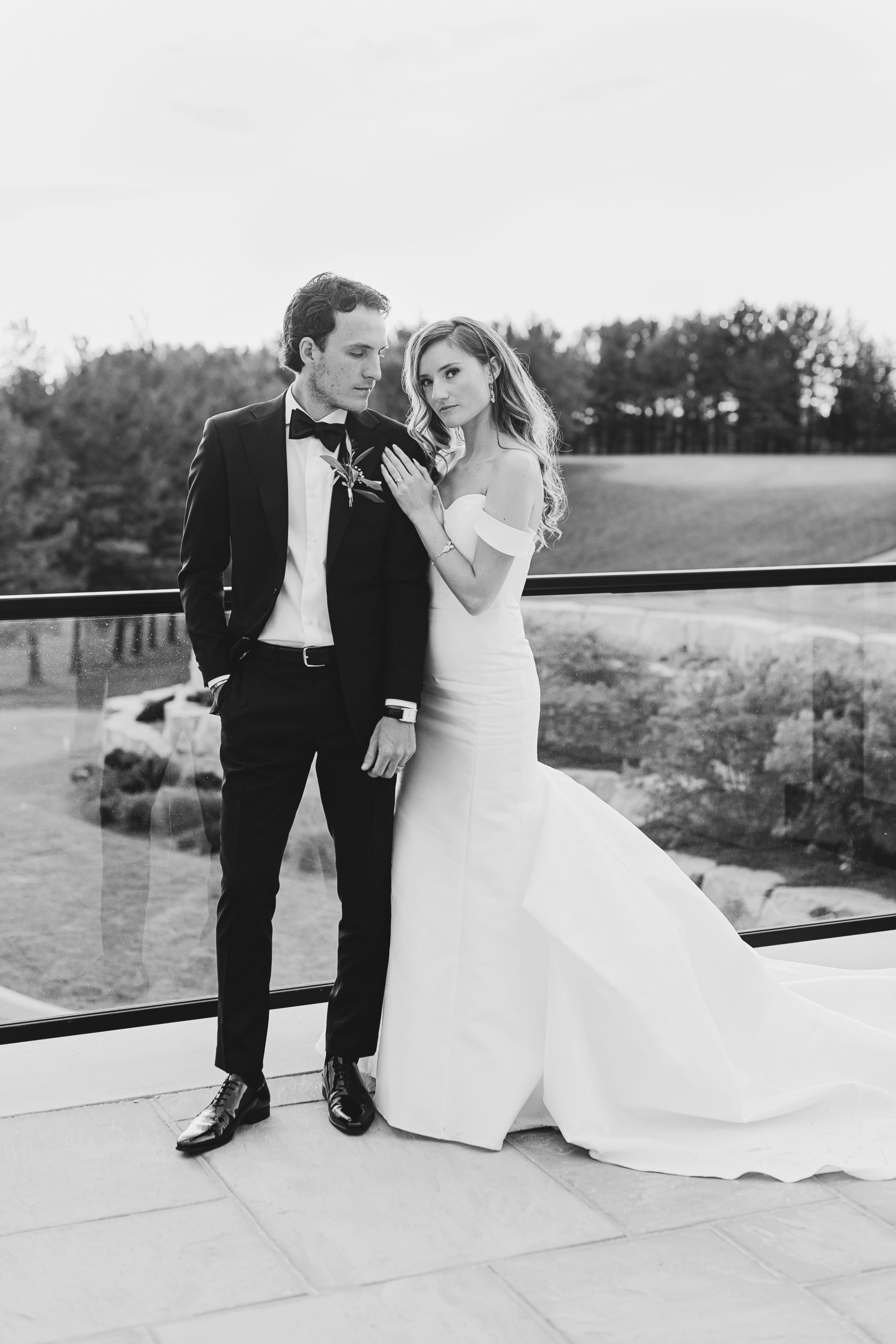 Defying All Odds: The Timeless MontHill Golf &amp; Country Club Vows of Alexandra &amp; Joshua  photo