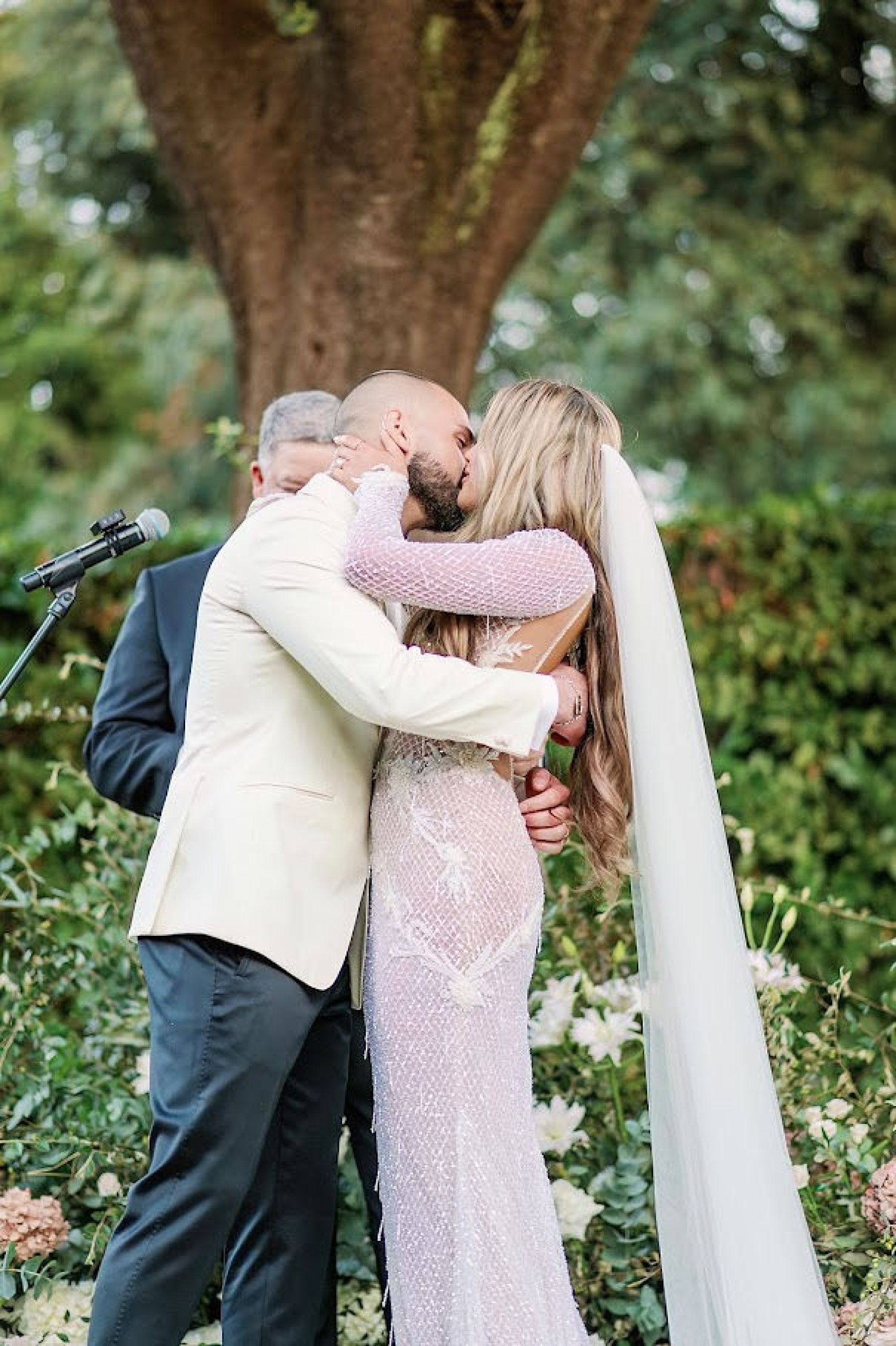 When in Rome: Giselle and Branden's Enchanting Wedding in Villa Aurelia  photo