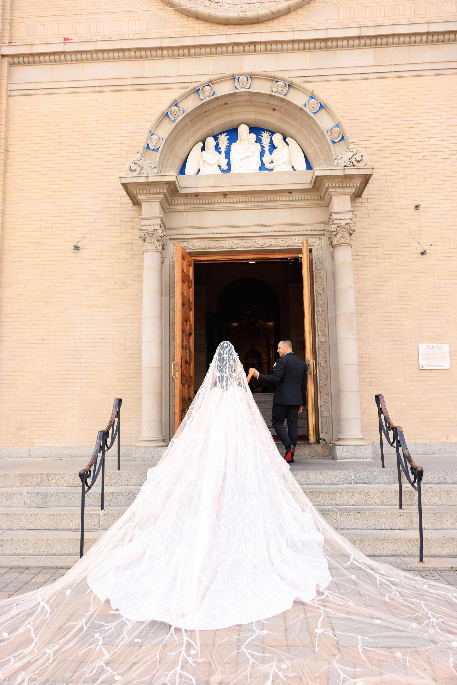 Royalty Redefined: Rachel and John's Majestic 'I Do' at The Venetian photo
