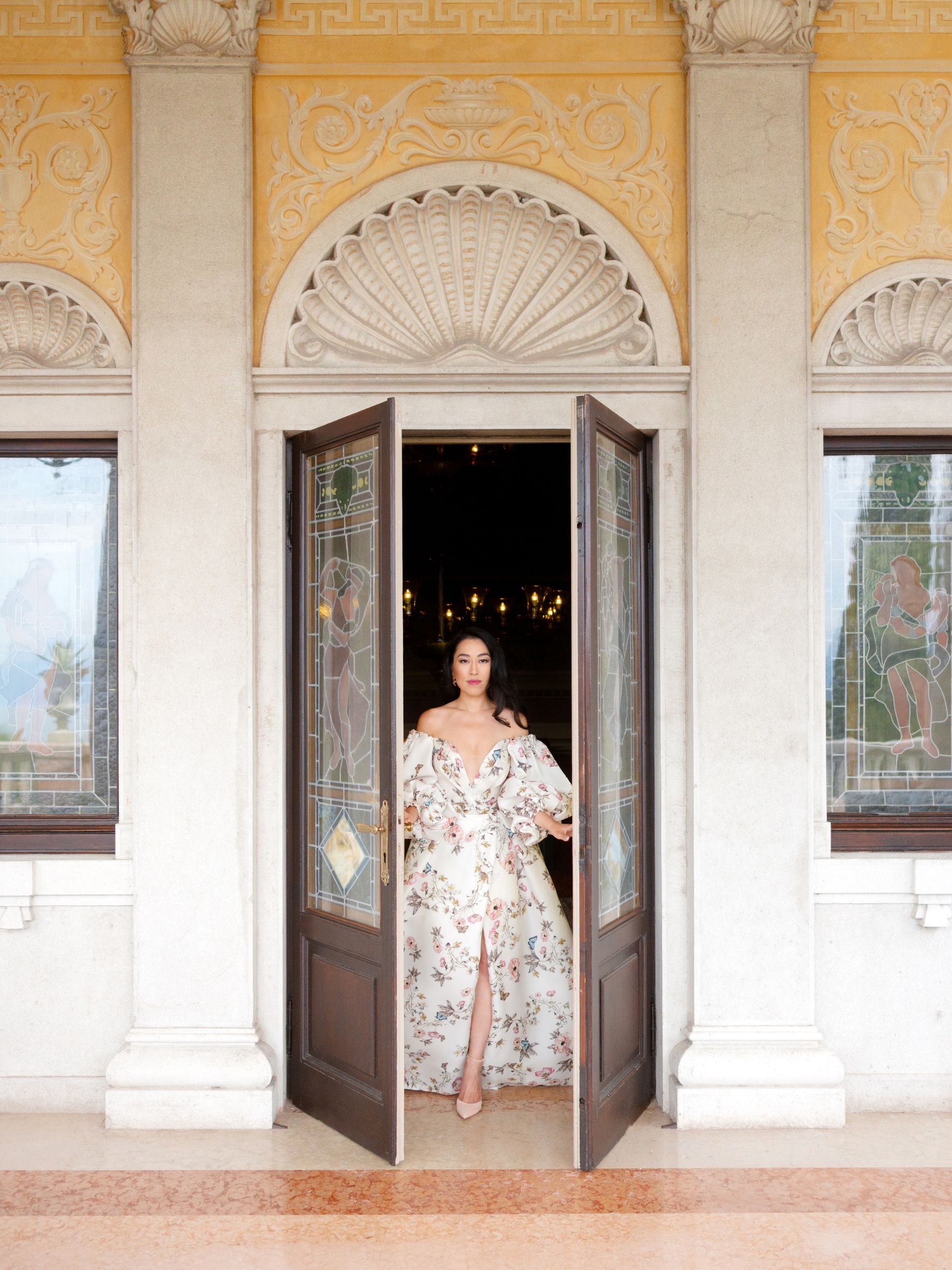 Dancing Through Time: Victoria and James' Magical Celebration at La Finestra Sul Fiume photo