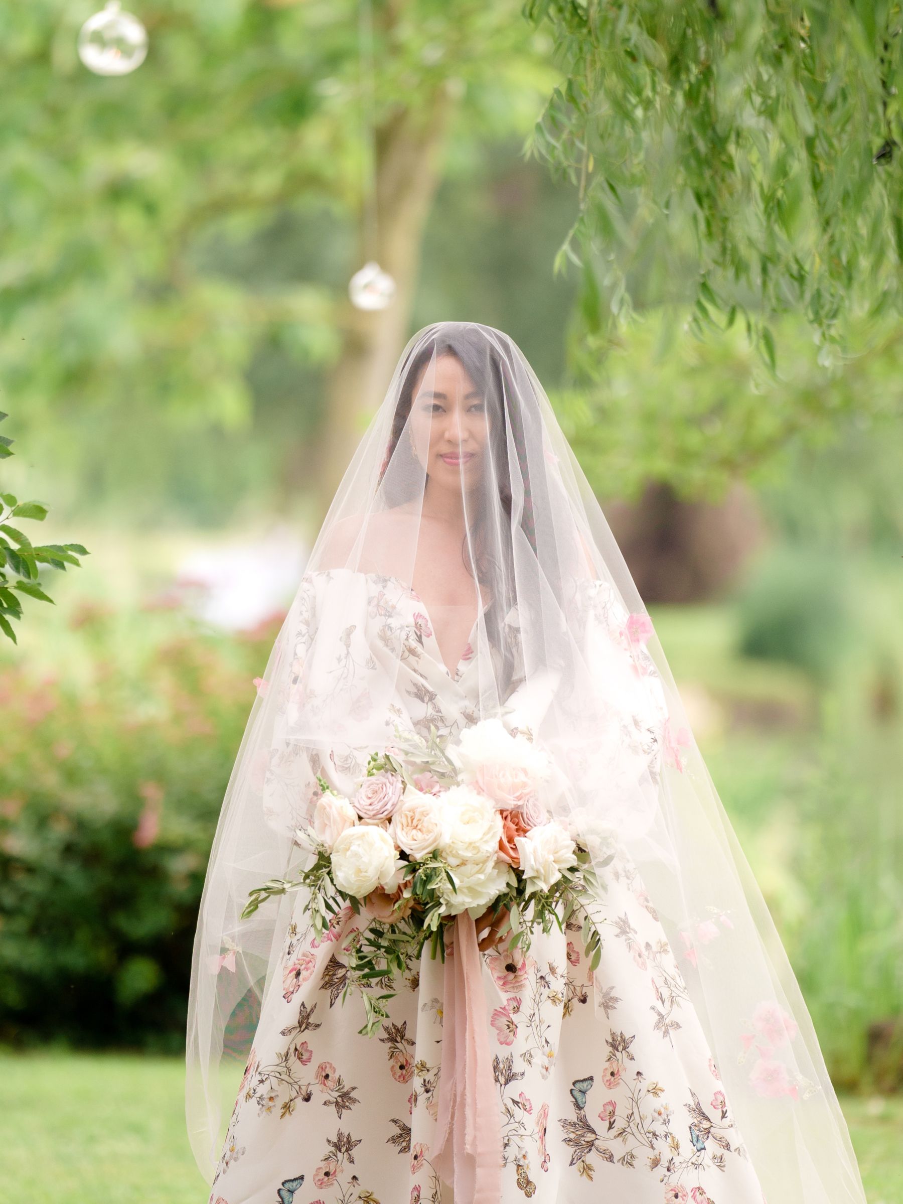 Dancing Through Time: Victoria and James' Magical Celebration at La Finestra Sul Fiume photo