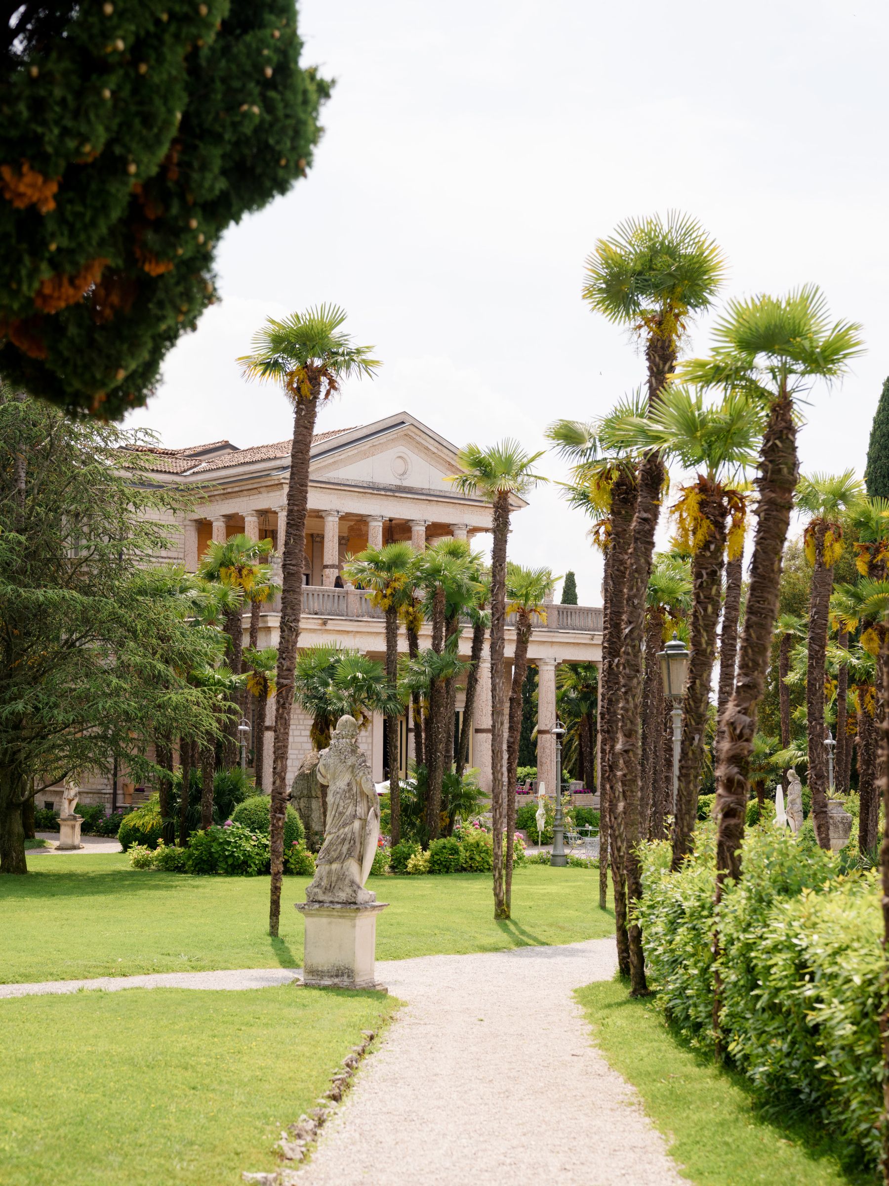 Dancing Through Time: Victoria and James' Magical Celebration at La Finestra Sul Fiume photo