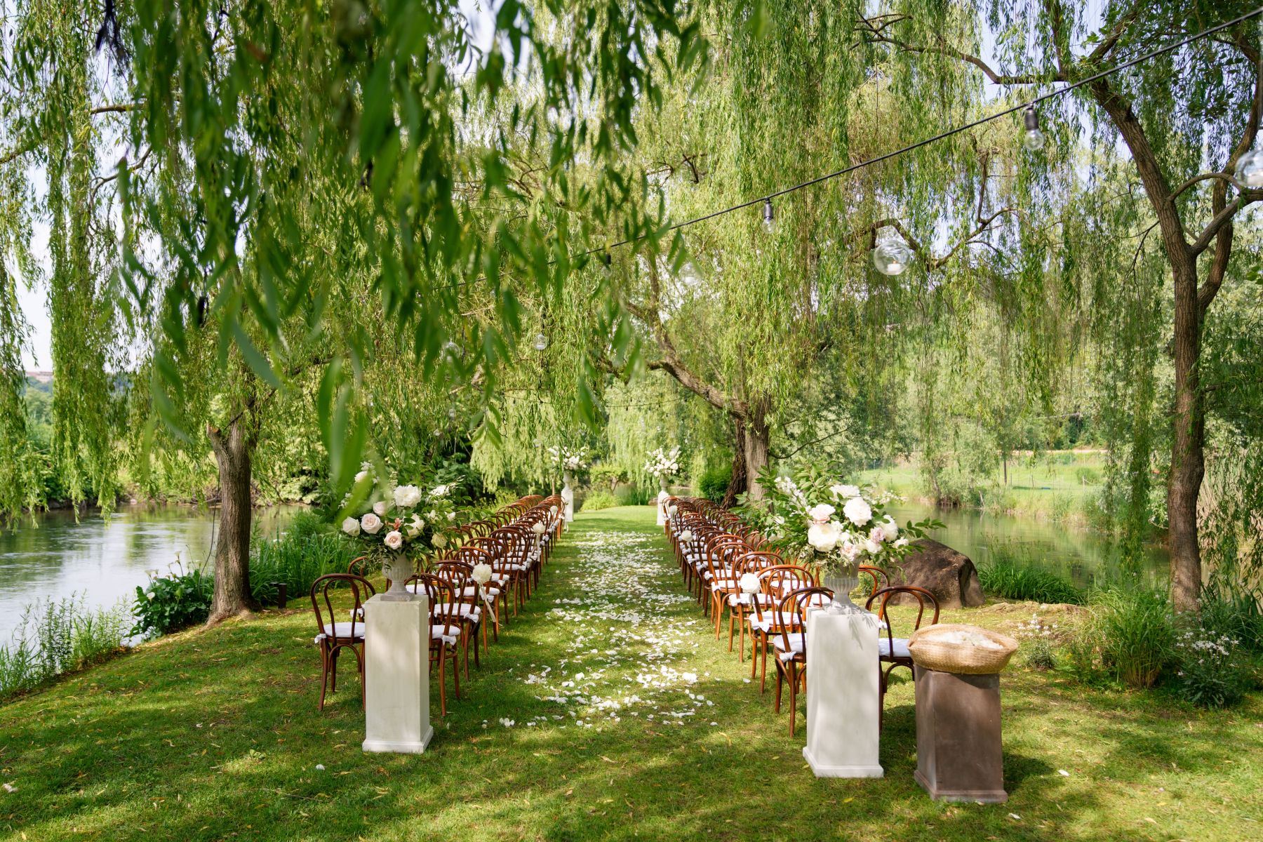 Dancing Through Time: Victoria and James' Magical Celebration at La Finestra Sul Fiume photo