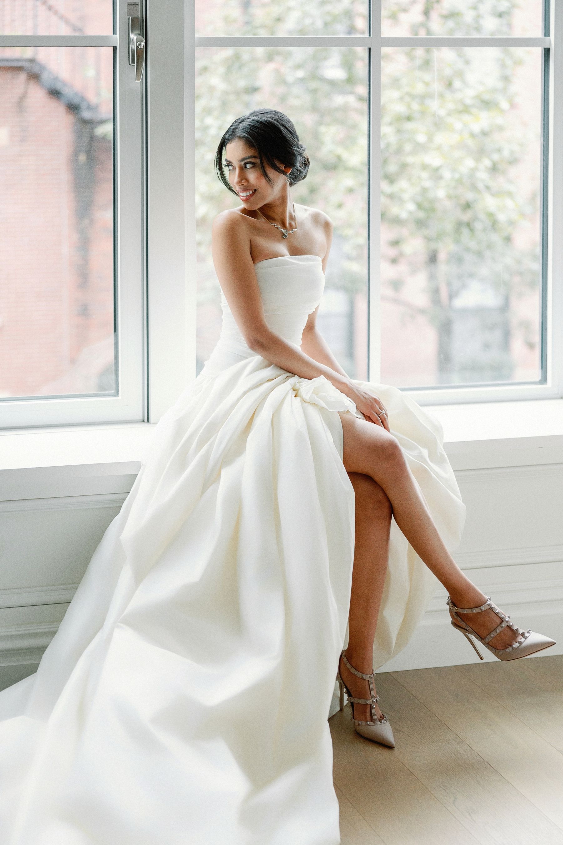 Chapters of Love: Shanuki and Josh's Chic Wedding at Boston Public Library  photo